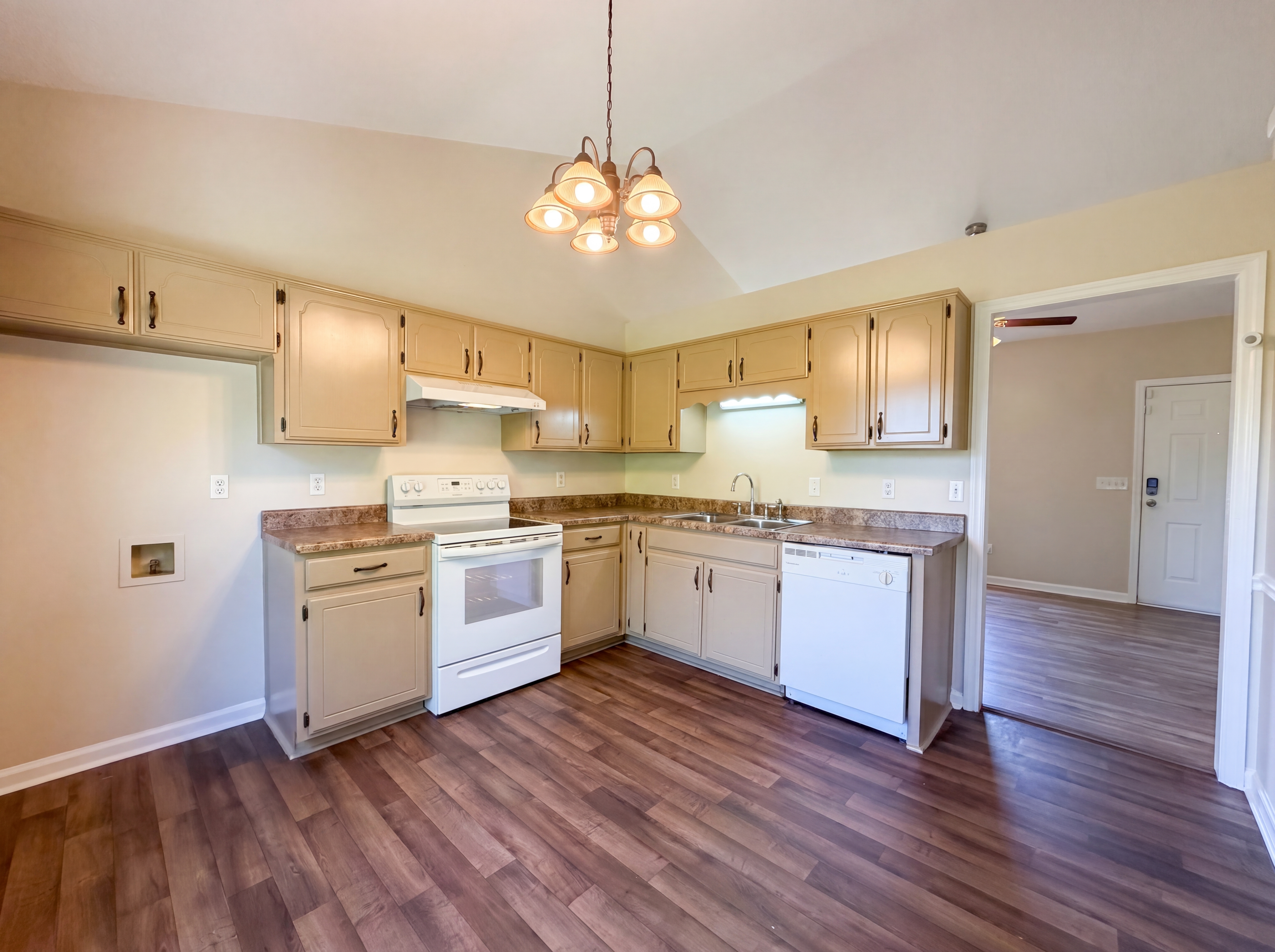 Photo 6 of 17 of 104 Frontier Ln, La Vergne, TN