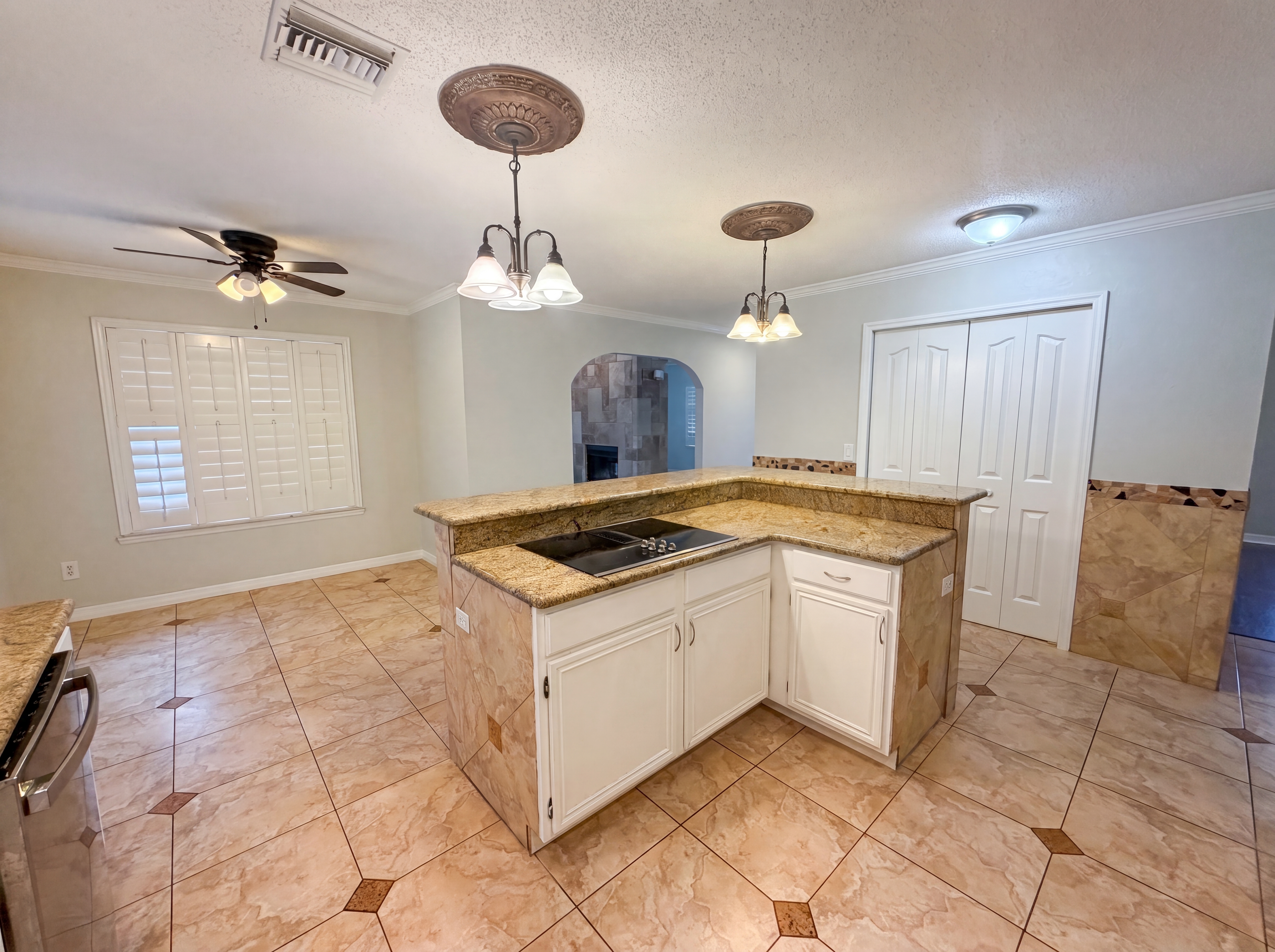 Photo 12 of 30 of 300 Sprucewood Rd, Lake Mary, FL