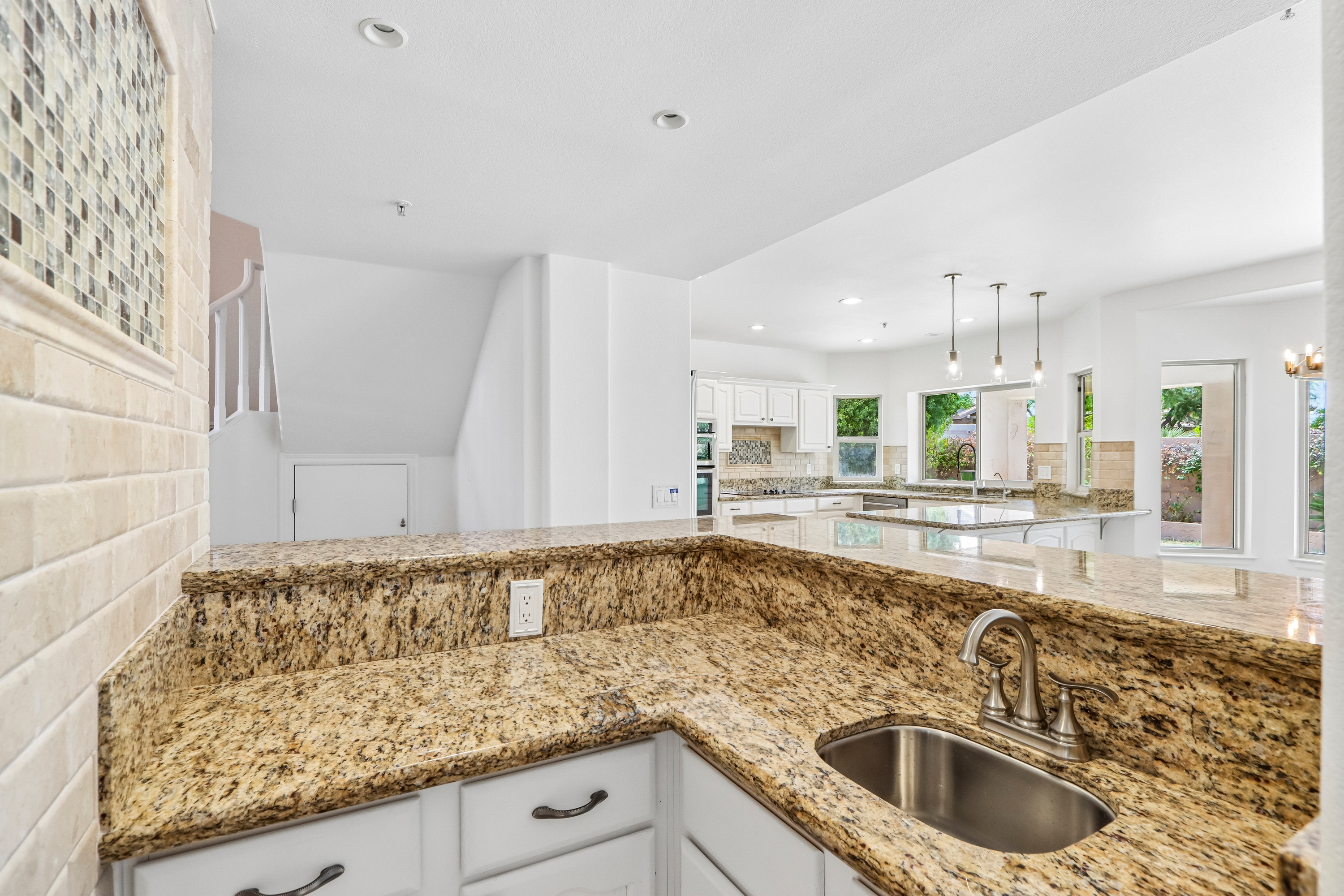 Photo 9 of 33 of 9153 E Palm Tree Dr, Scottsdale, AZ