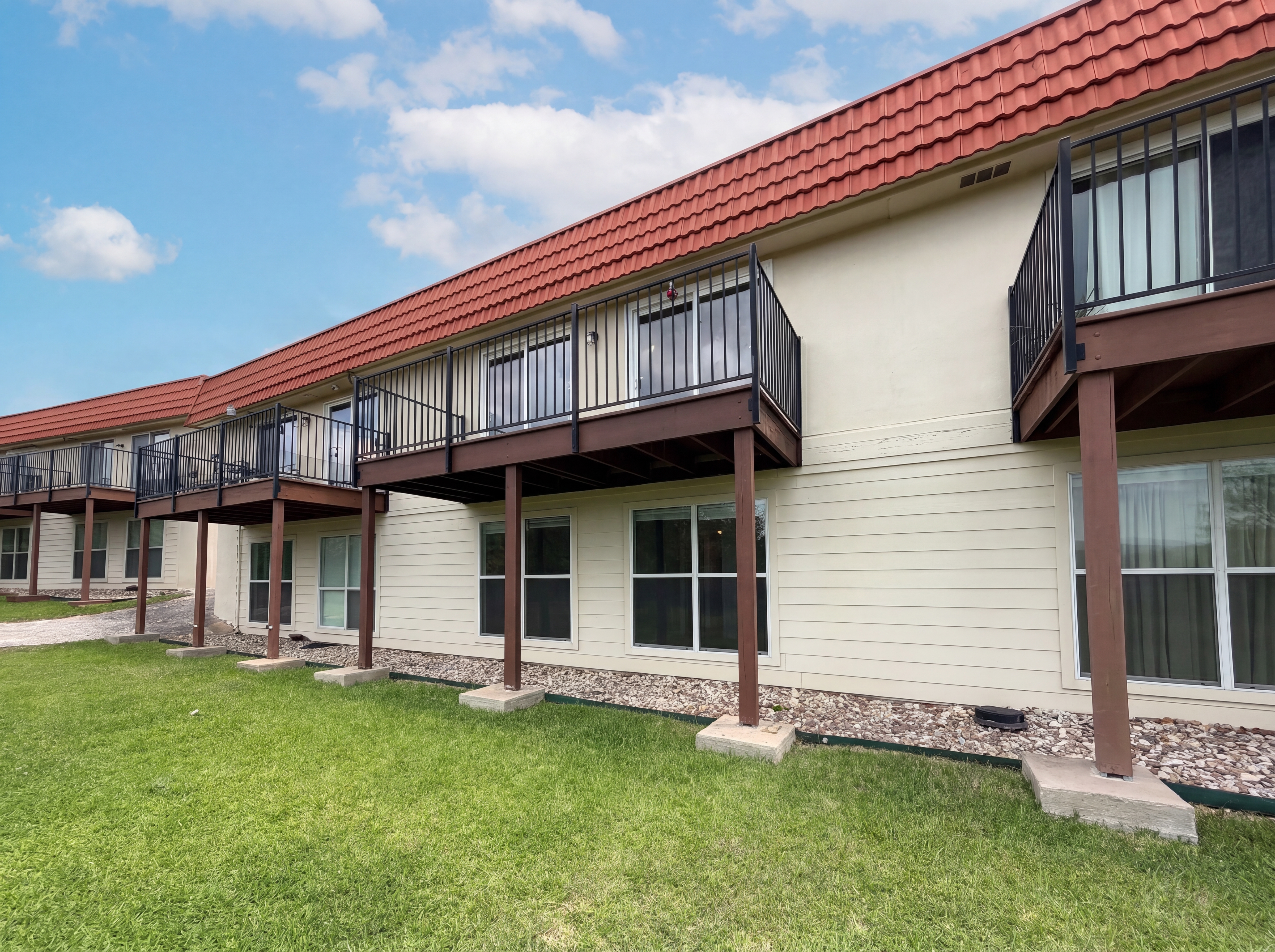 Photo 5 of 19 of 3216 Poe Cv, Lago Vista, TX
