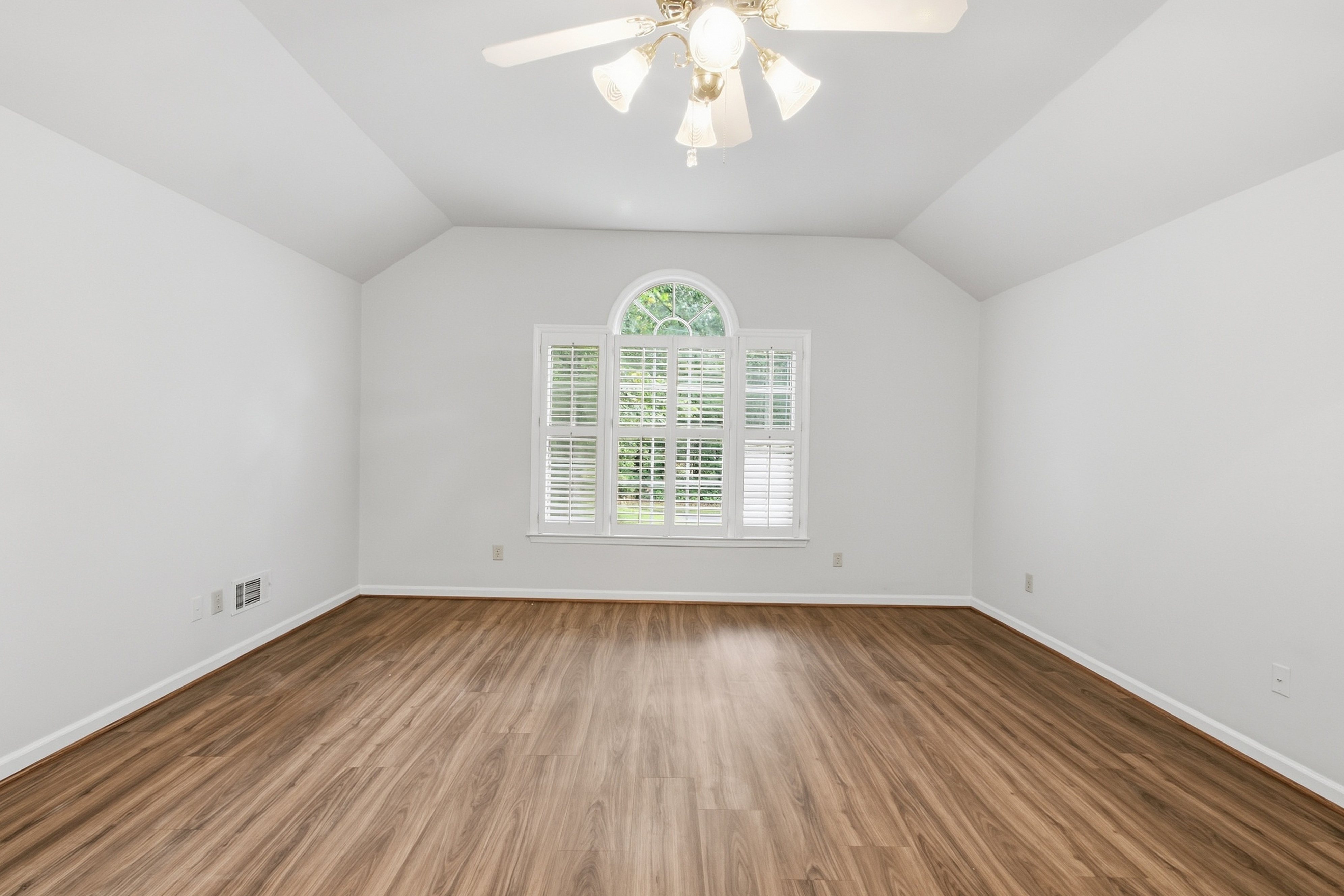 Photo 6 of 33 of 434 Indian Lake Ct, Hiram, GA