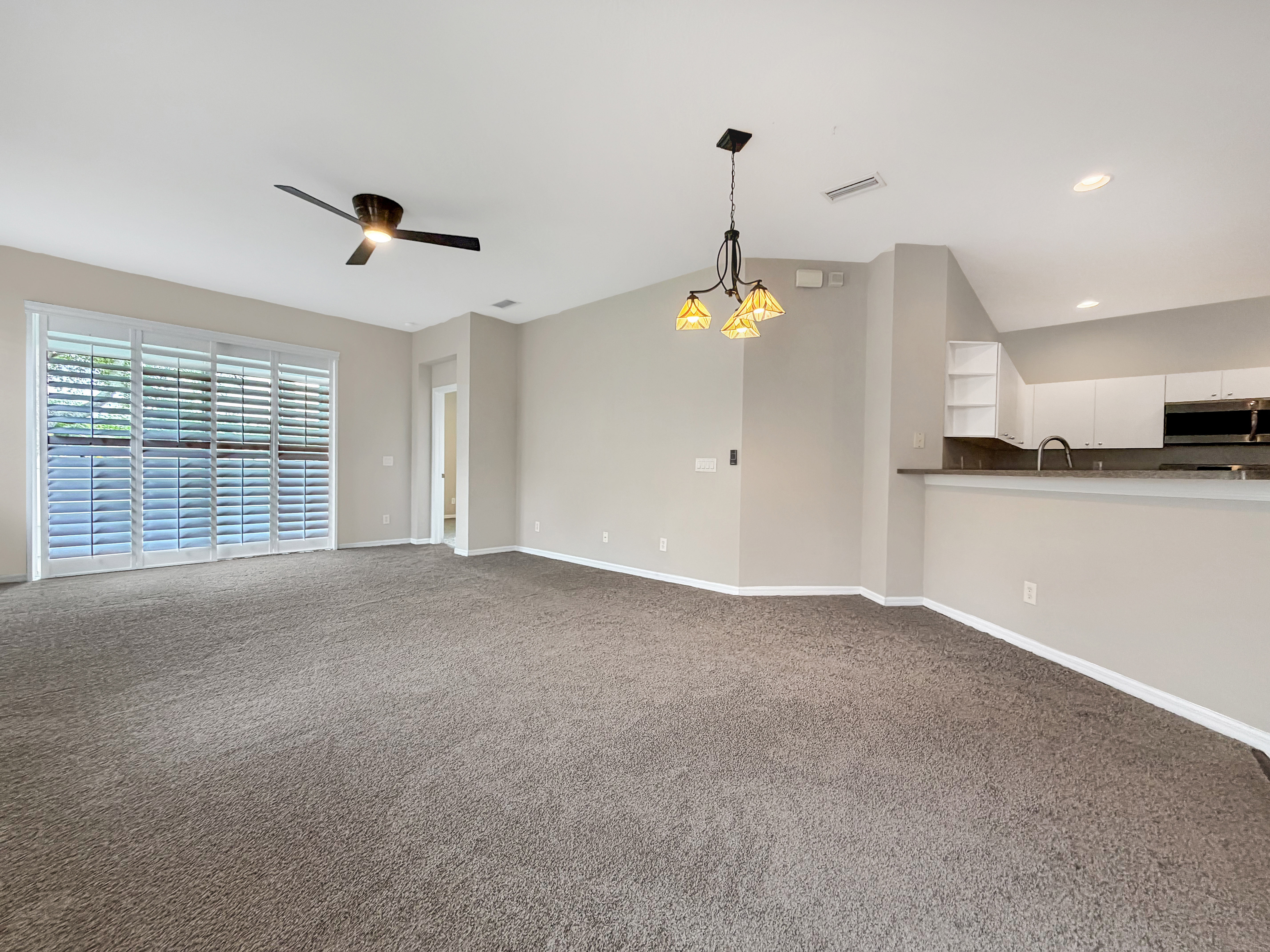 Photo 3 of 29 of 11520 Captiva Kay Dr, Riverview, FL