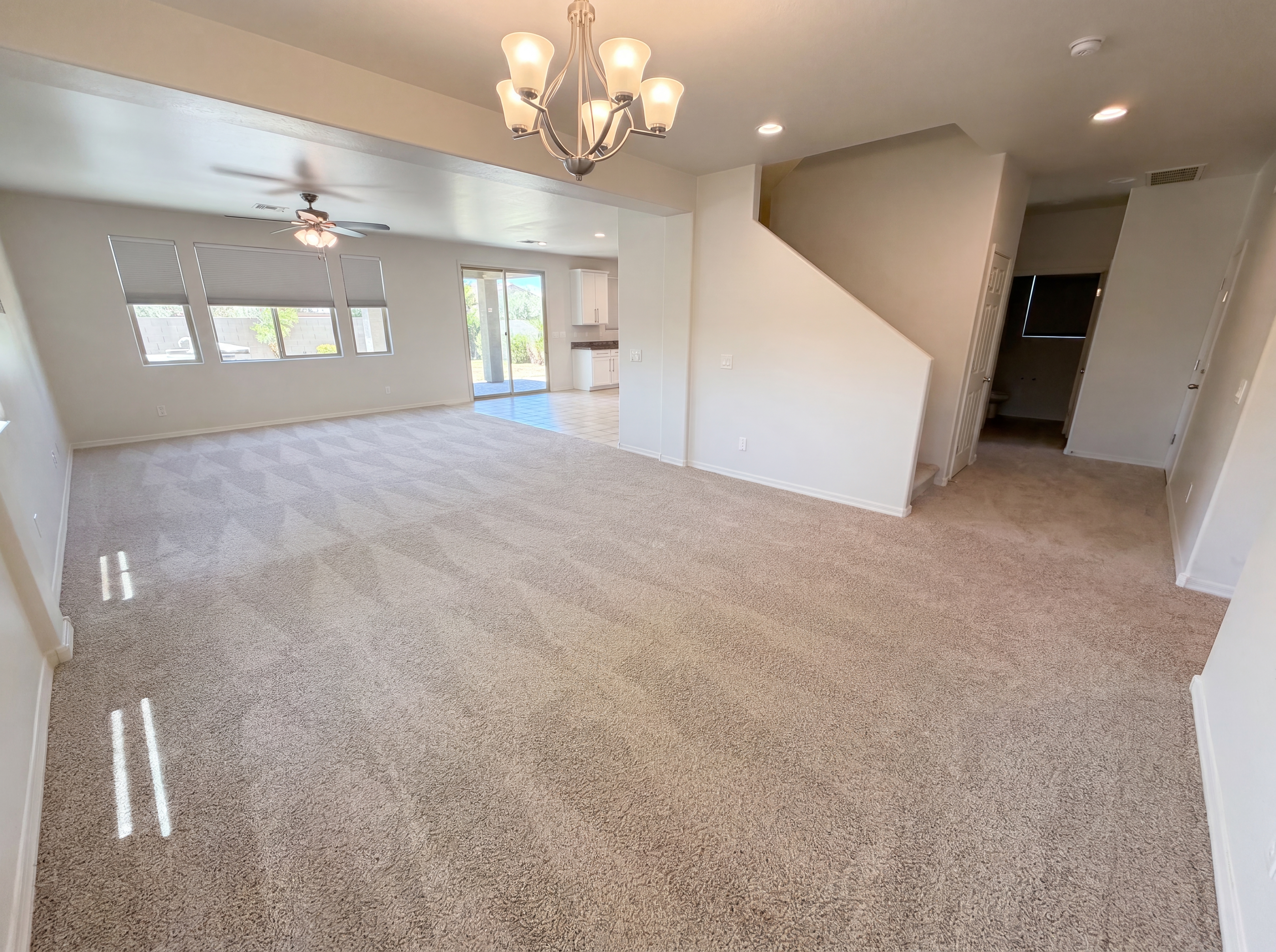 Photo 3 of 42 of 11284 N 186th Ln, Surprise, AZ