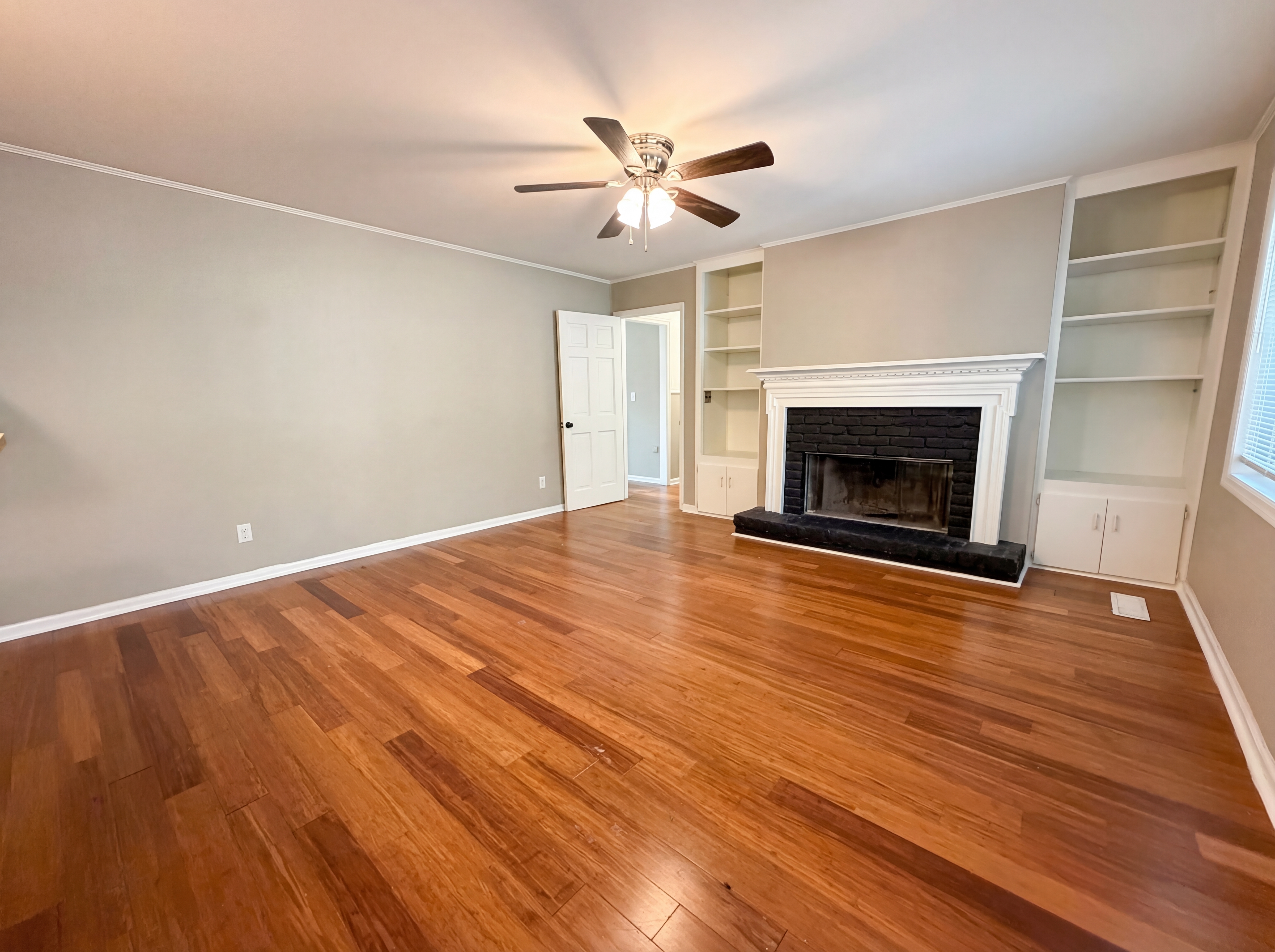 Photo 3 of 22 of 1848 Westridge Dr, Birmingham, AL