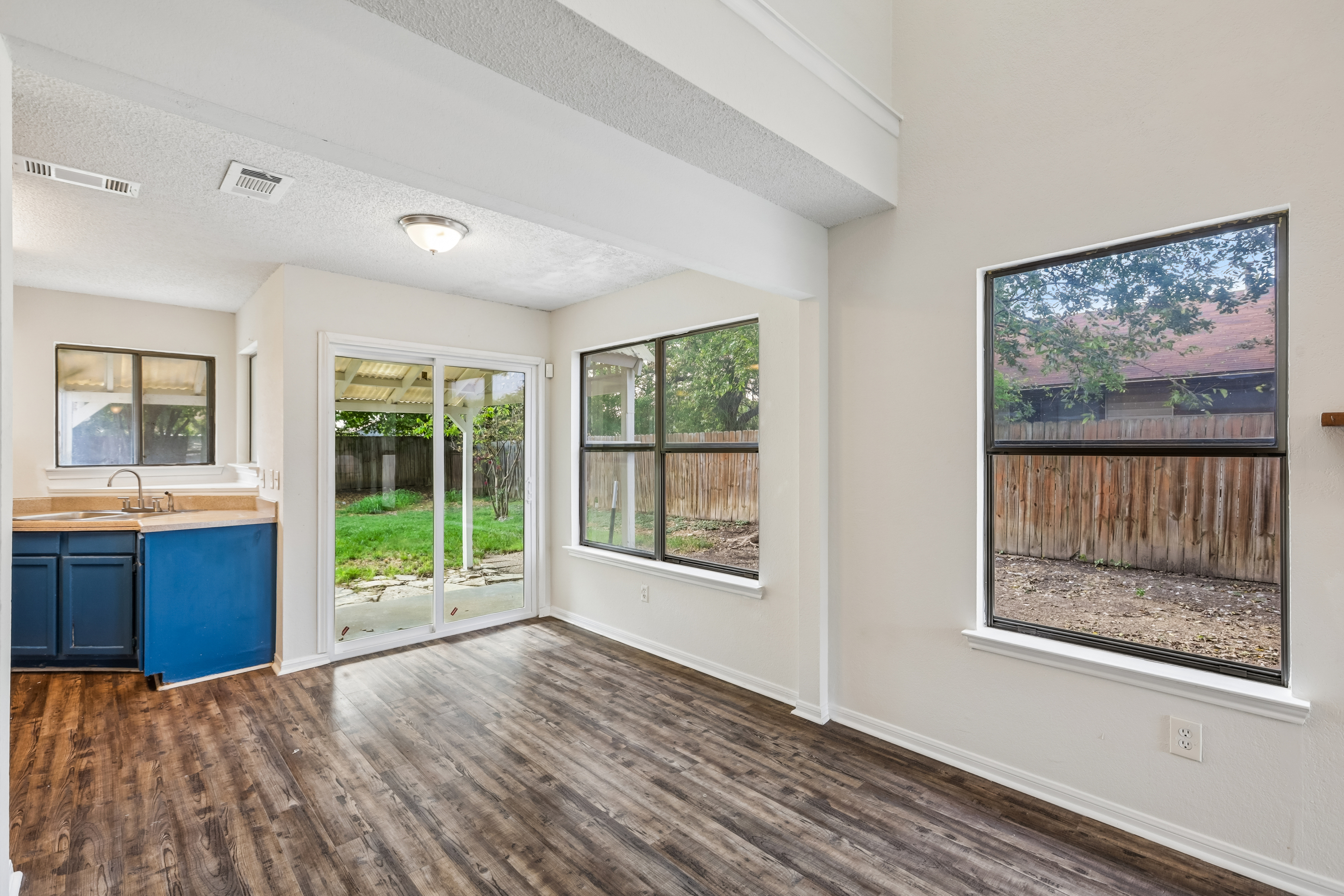 Photo 8 of 22 of 4508 Mesa Dr, Killeen, TX