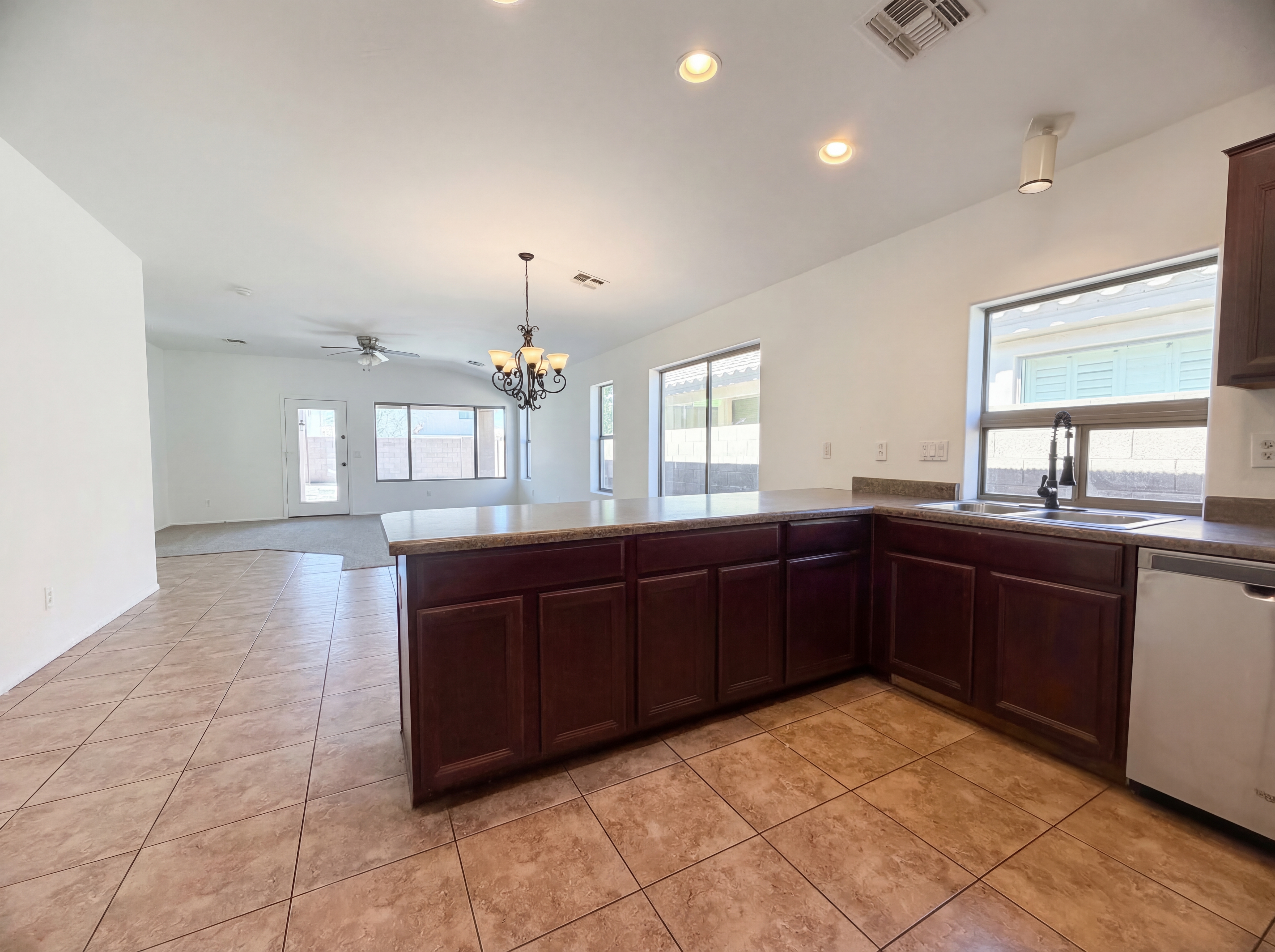 Photo 9 of 17 of 38060 N Bonnie Ln, San Tan Valley, AZ