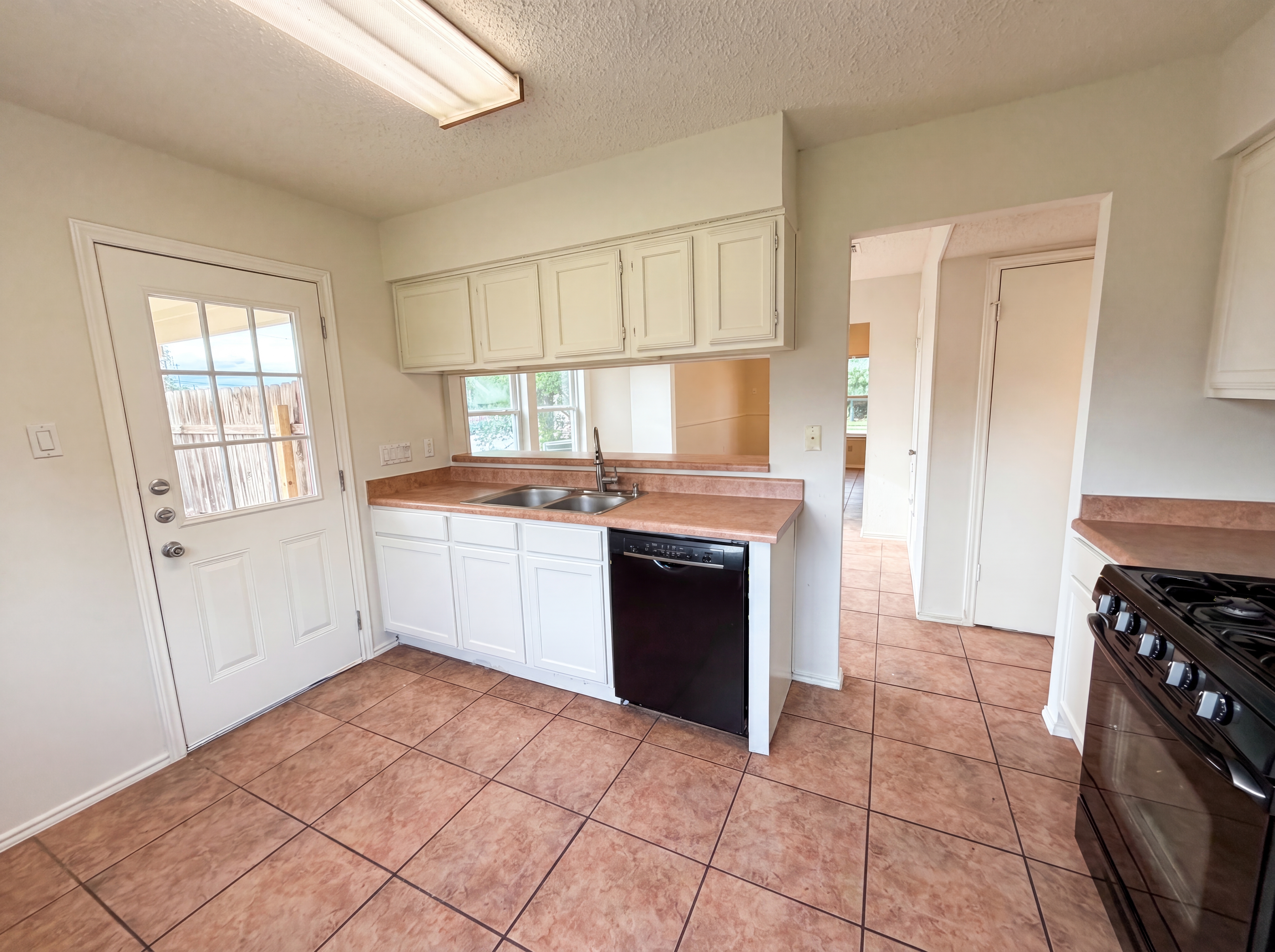 Photo 9 of 18 of 1301 Pitcairn Dr, Pflugerville, TX