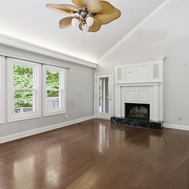 Property photo 3 of 399 N Victoria Rd