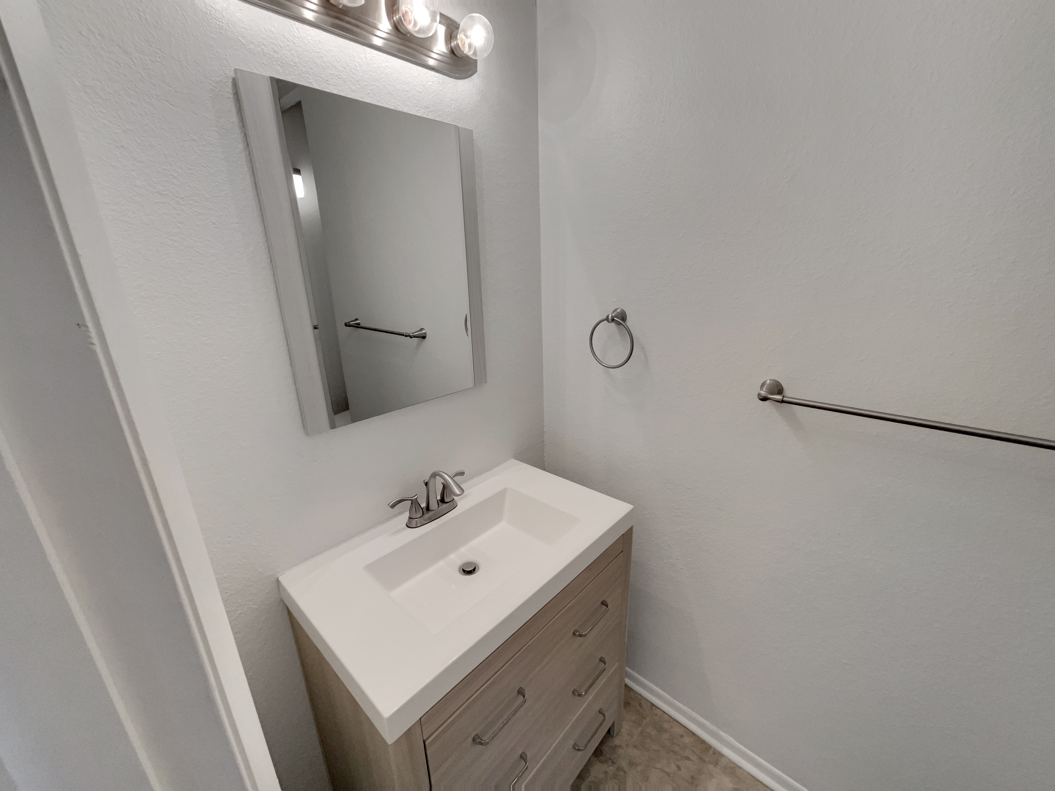 Photo 16 of 24 of 11422 W 17th Pl, Lakewood, CO