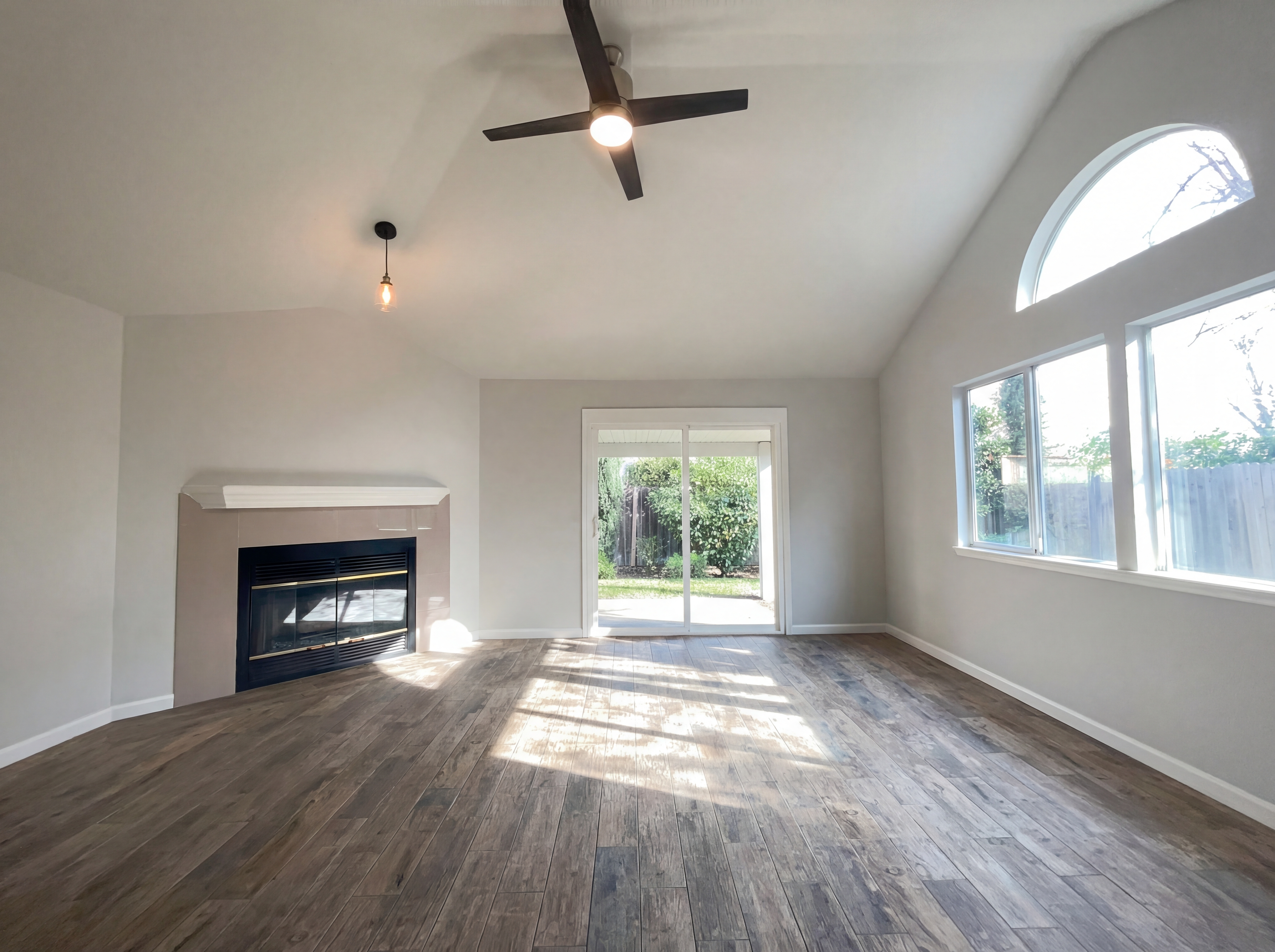 Photo 3 of 28 of 4744 Ponderay Ln, Sacramento, CA