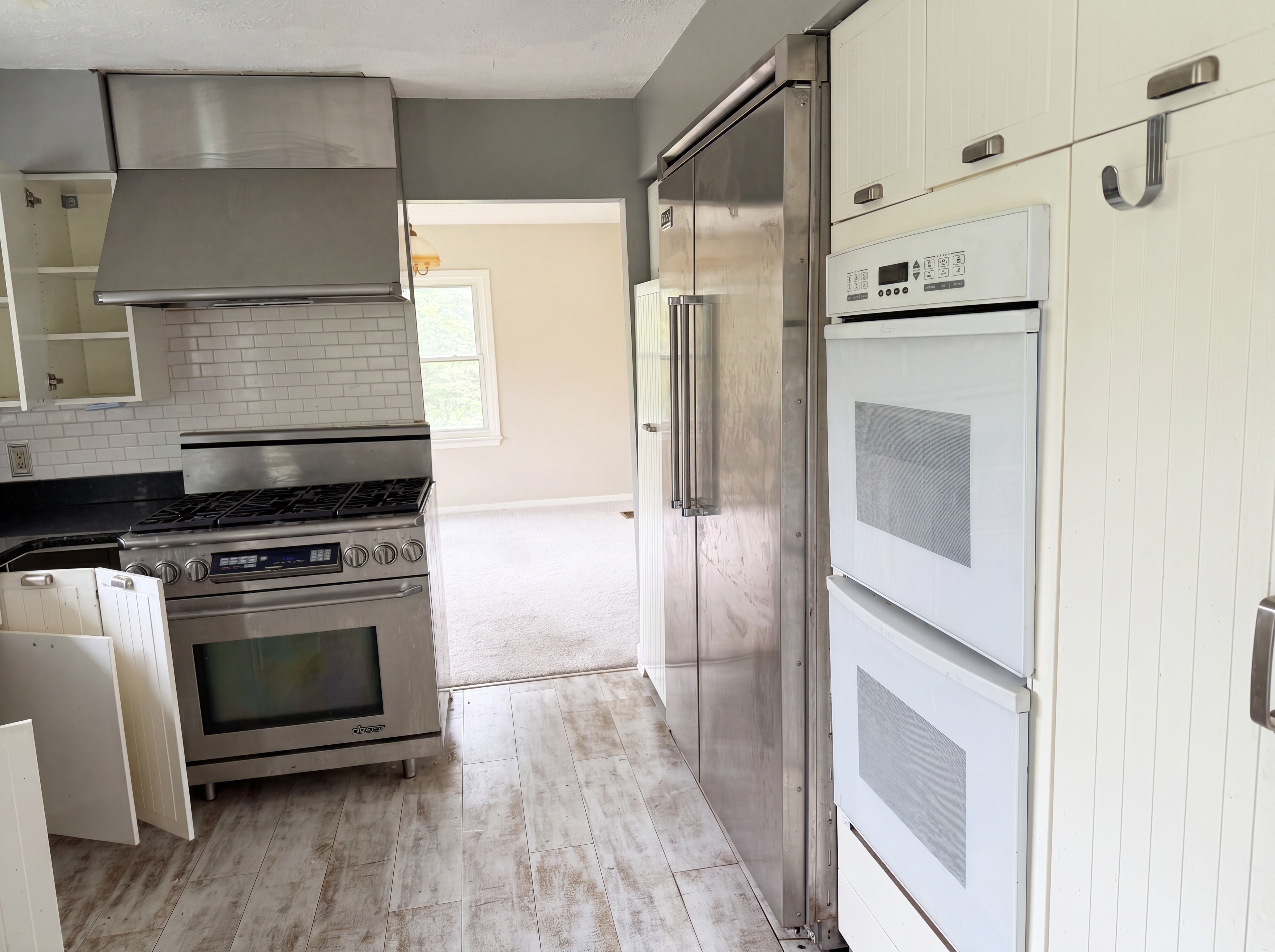 Photo 2 of 19 of 6536 Mountview Ct, Brighton, MI