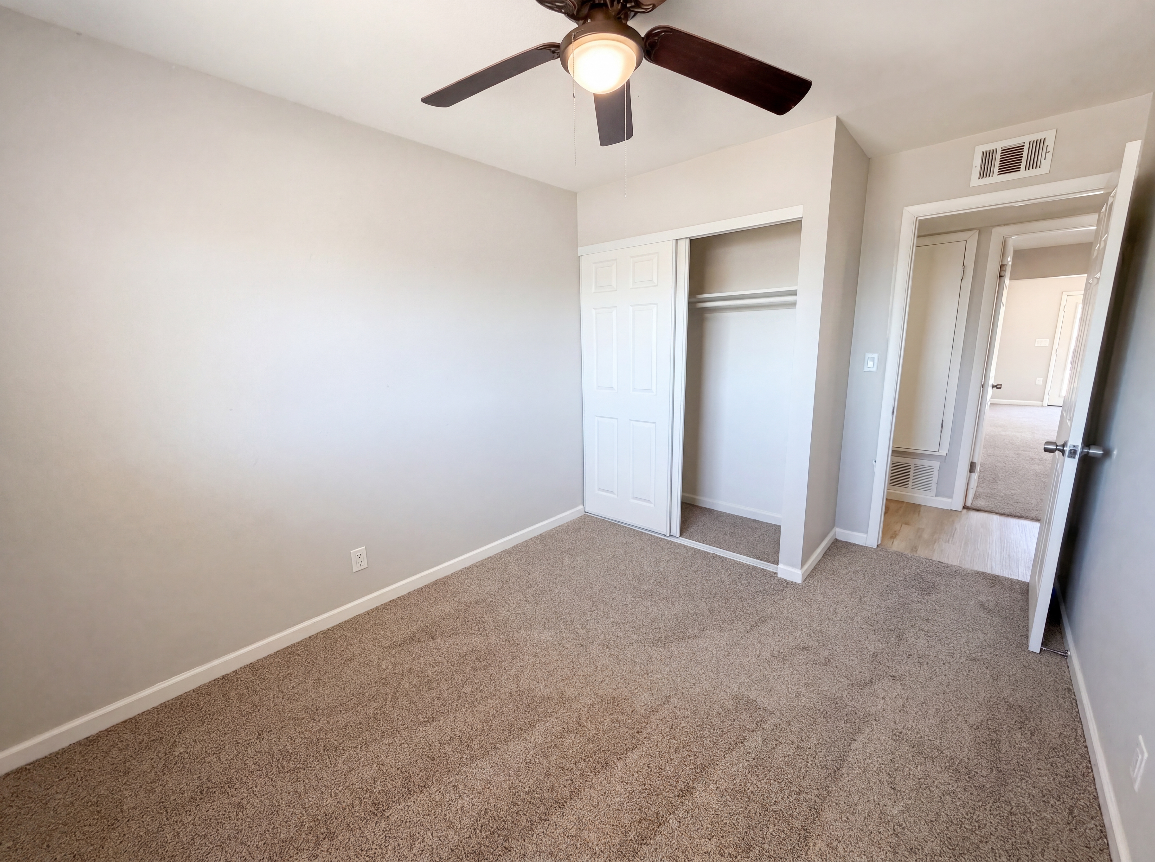 Photo 15 of 29 of 8631 S 6th St, Phoenix, AZ