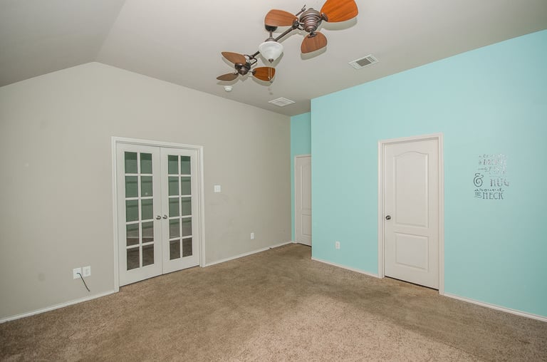 Photo 14 of 26 - 544 Kenilworth Ave, Little Elm, TX 75068