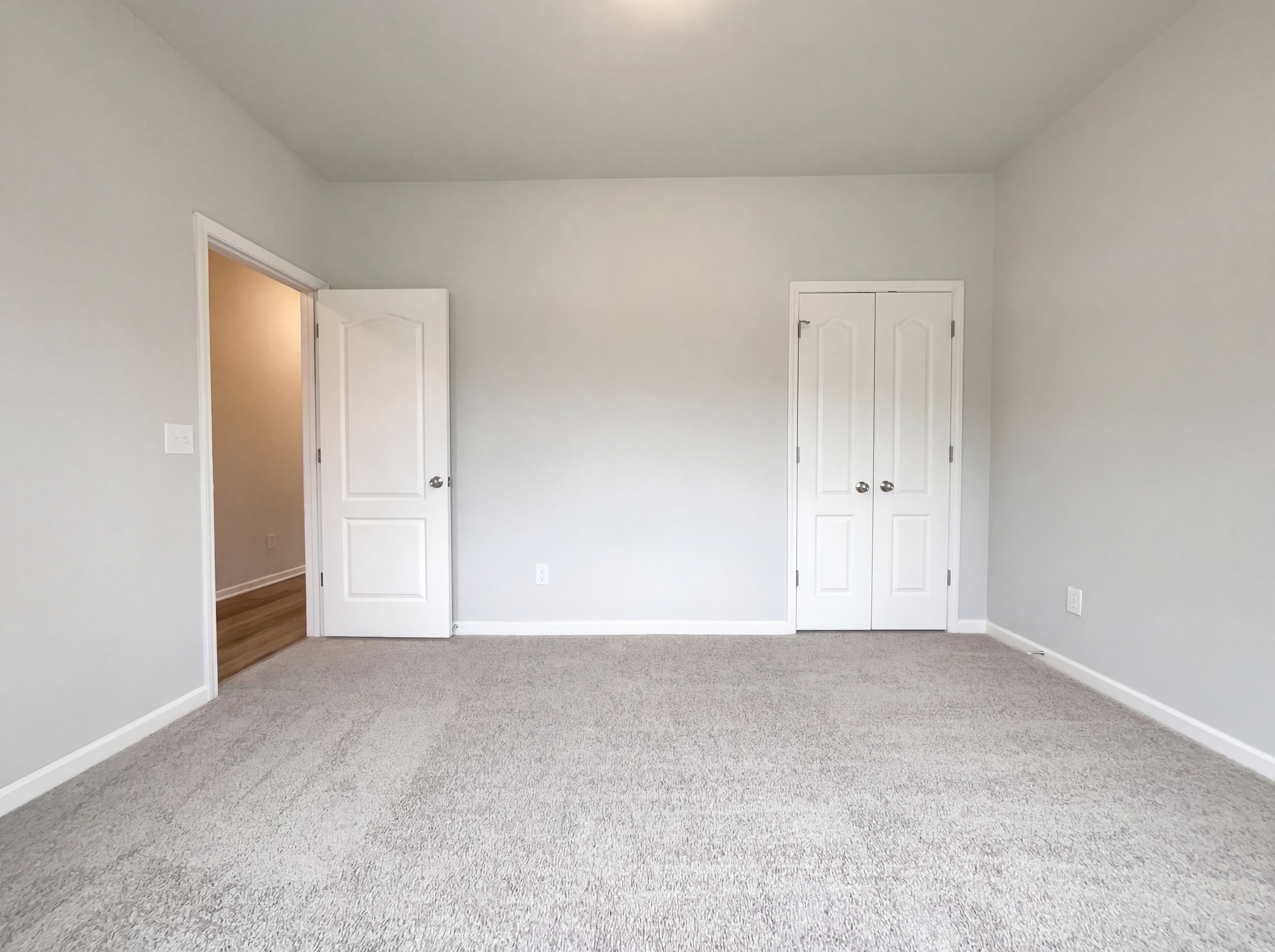 Photo 6 of 31 of 825 Commerce Blvd, Riverdale, GA