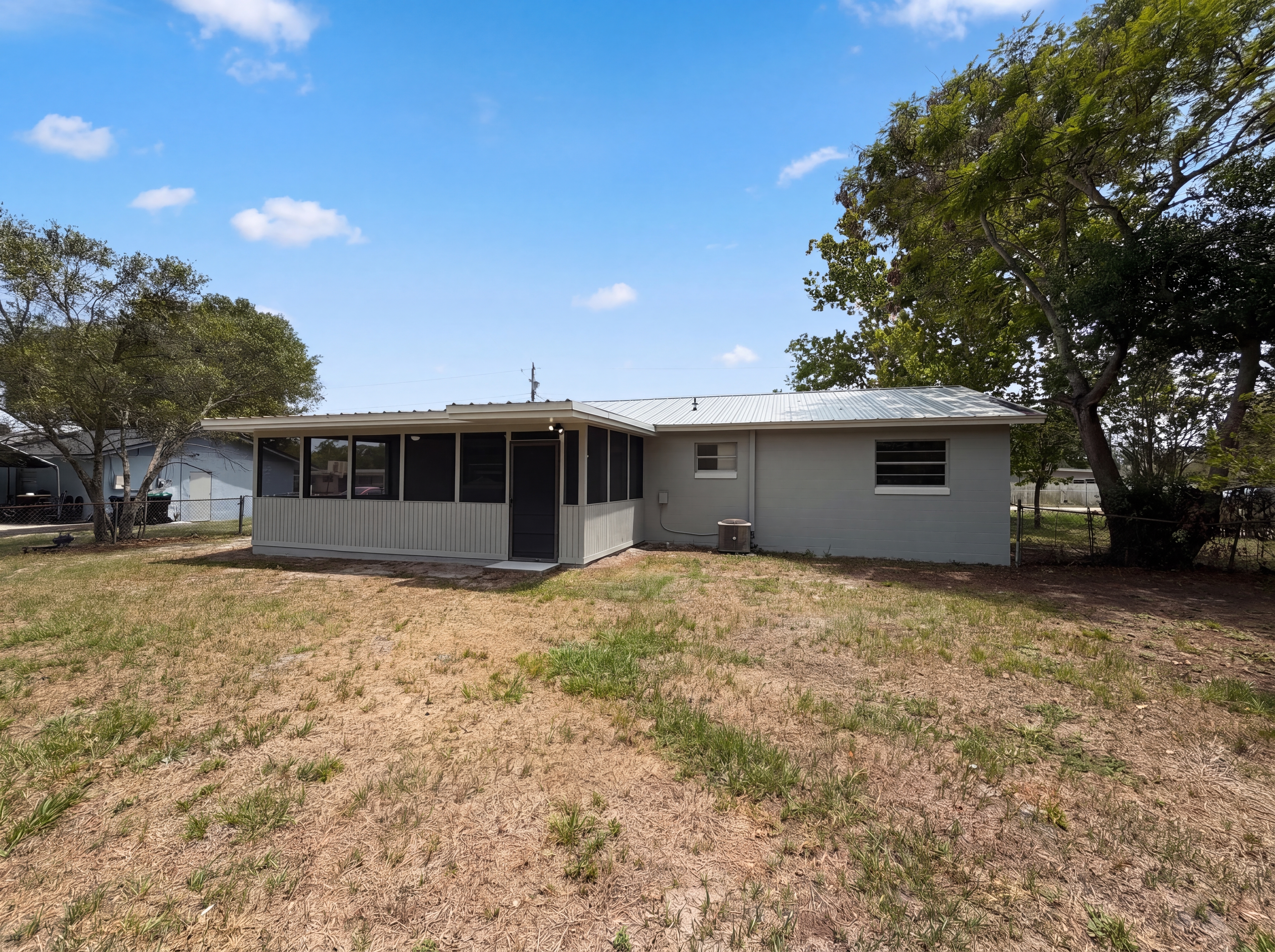 Photo 5 of 26 of 11607 English St, Orlando, FL