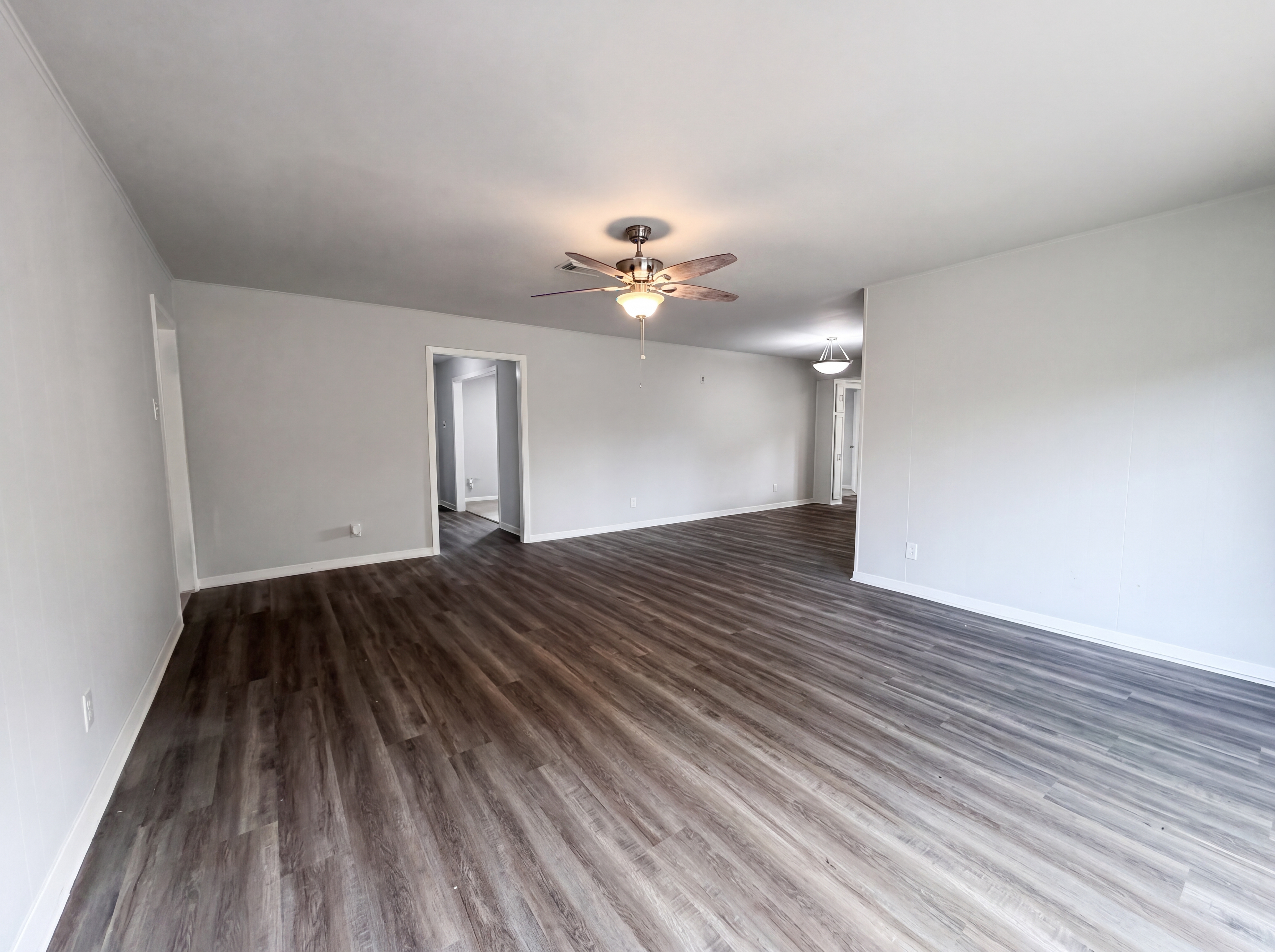 Photo 8 of 17 of 9603 Highmeadow Dr, Houston, TX