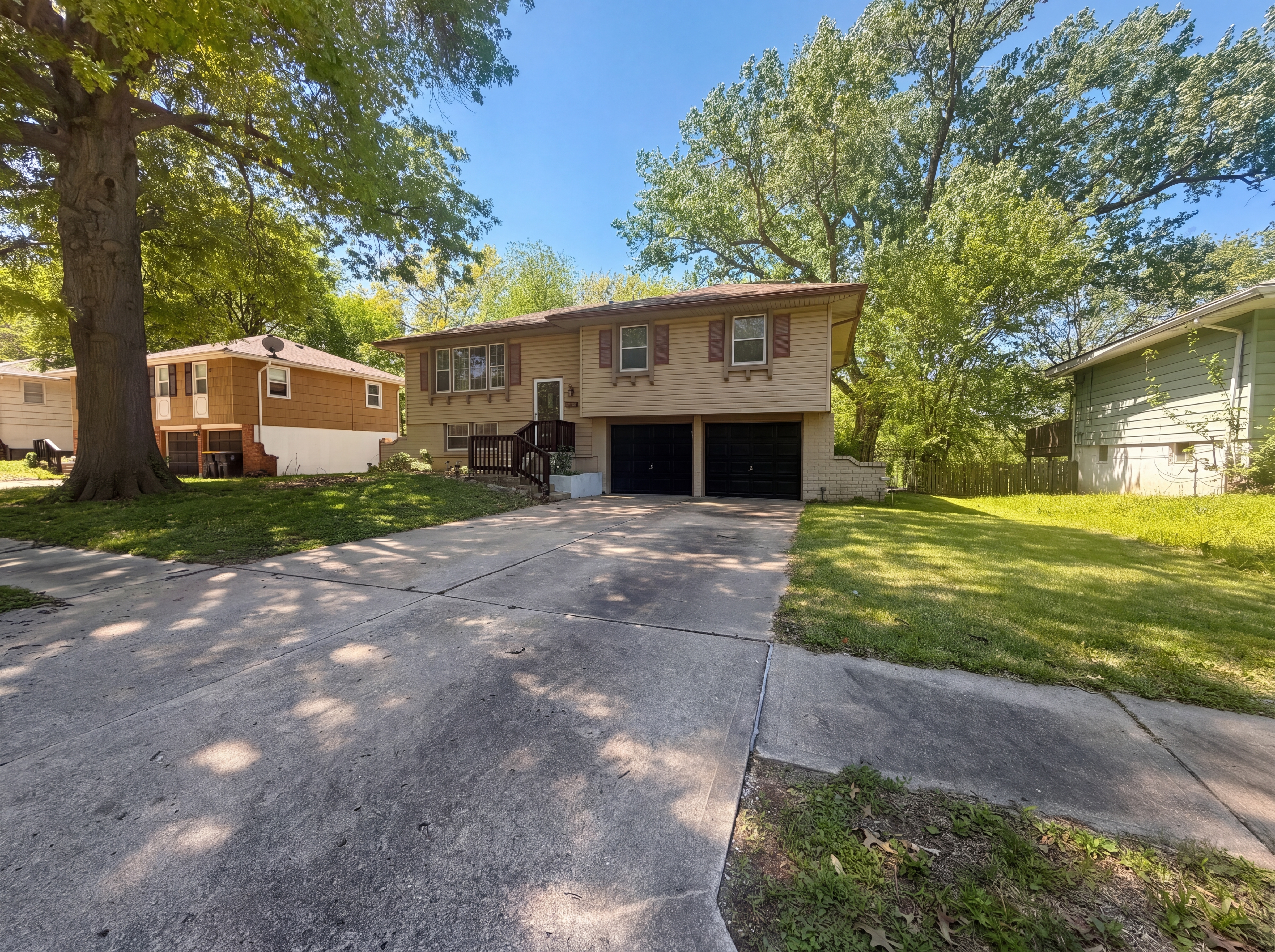Photo 13 of 18 of 9716 Hardesty Ave, Kansas City, MO