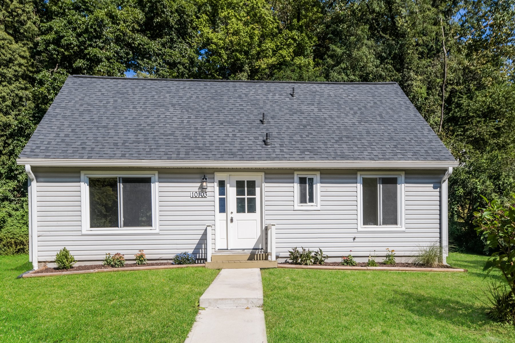 Photo 1 of 10103 Meredith Ave