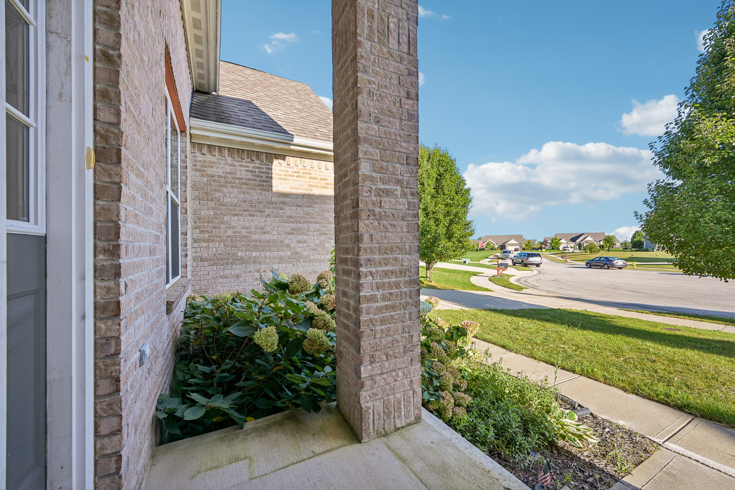 Photo 42 of 44 of 21323 Wharfdale Dr, Noblesville, IN