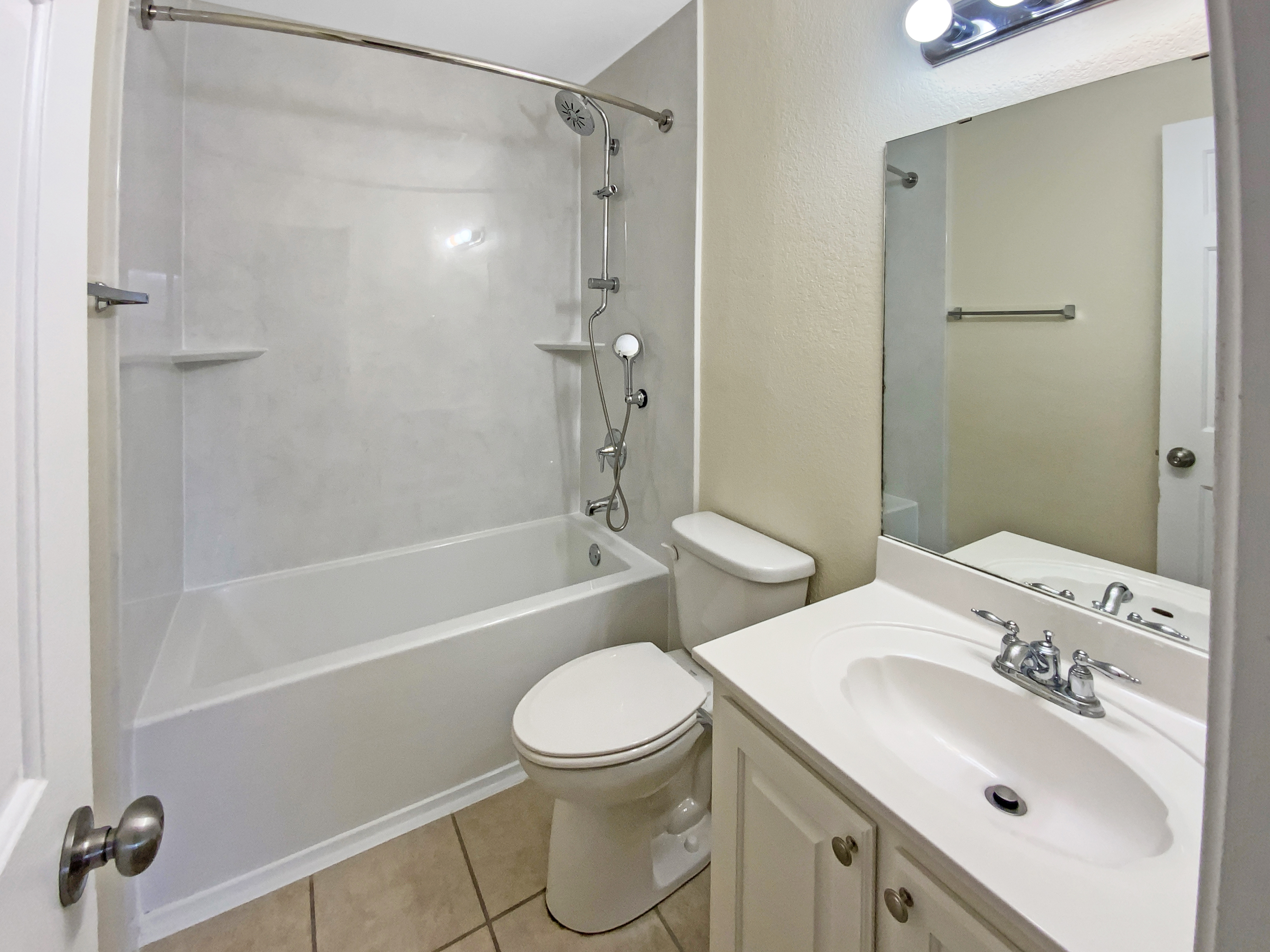 Photo 14 of 16 of 5202 Oster Dr, Killeen, TX