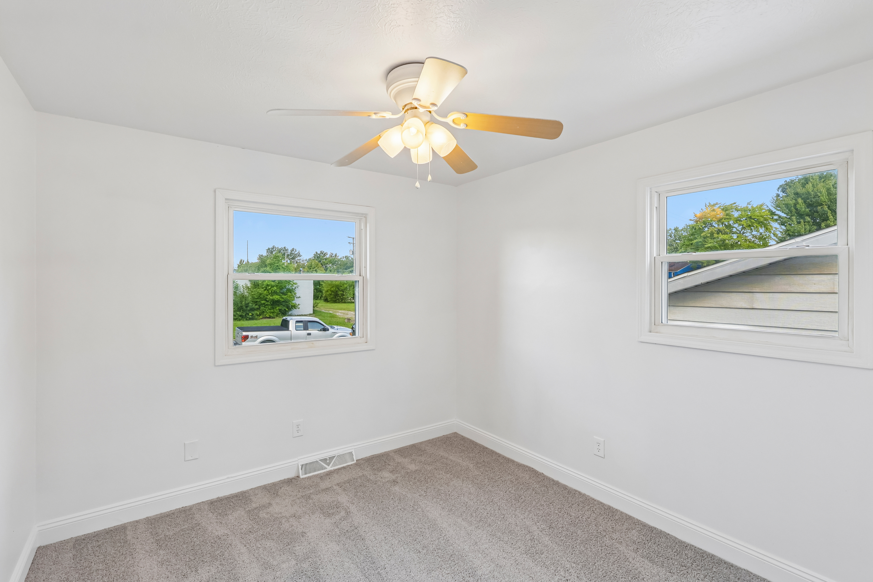 Photo 10 of 27 of 4137 Gary Ave, Lorain, OH