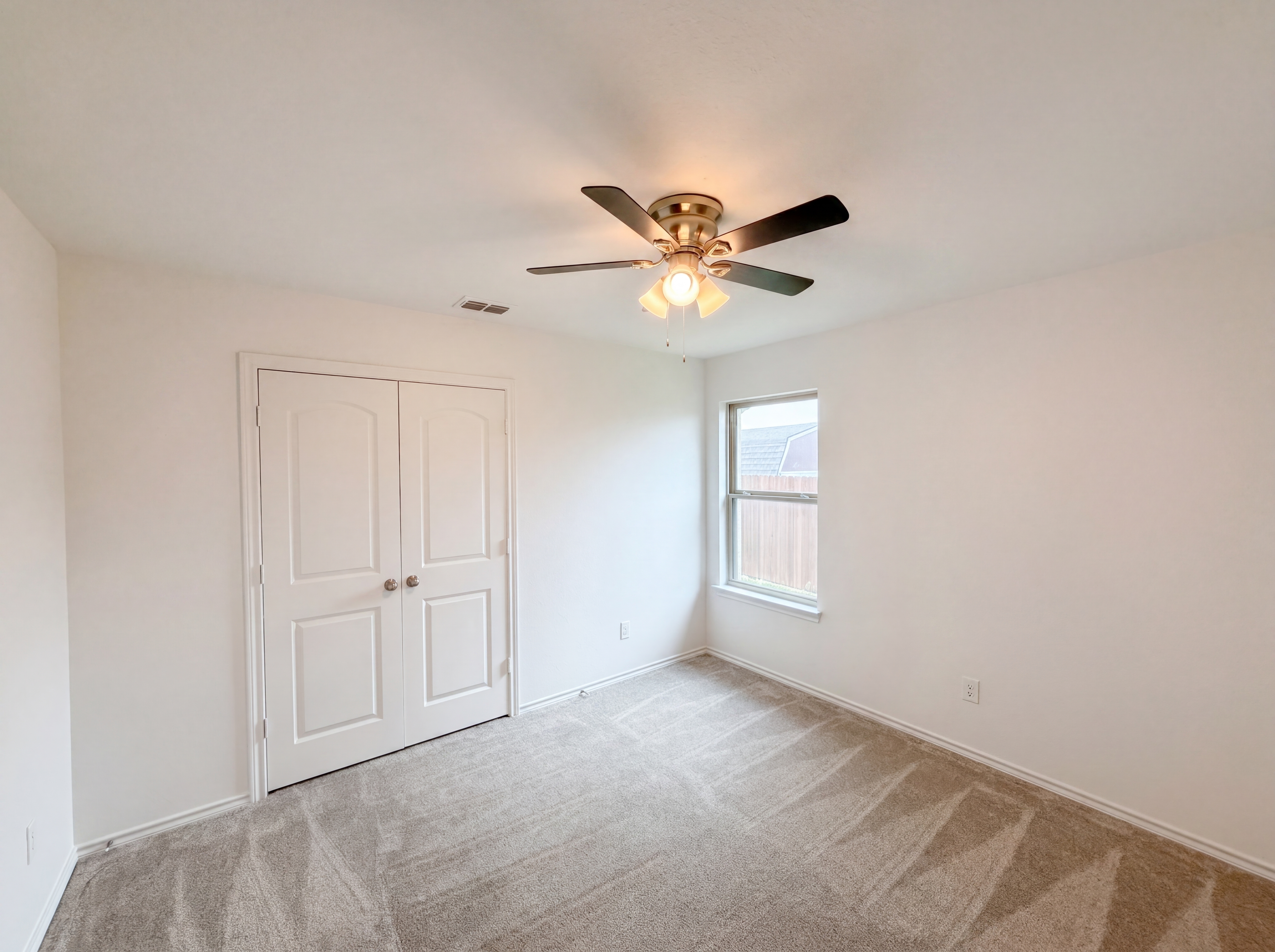Photo 10 of 19 of 1631 Glade Meadows Dr, Joshua, TX