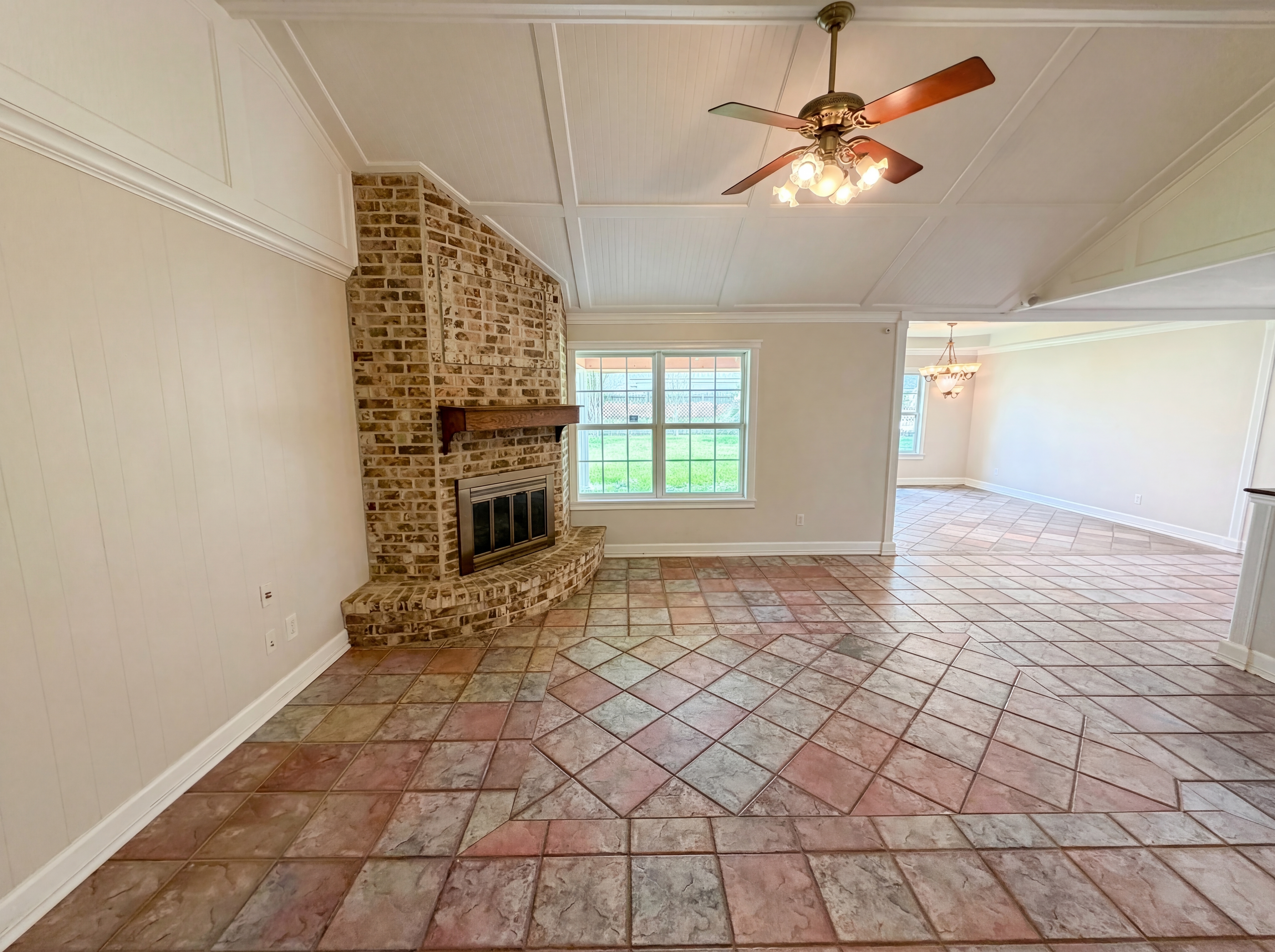 Photo 11 of 21 of 1902 New Orleans St, Deer Park, TX
