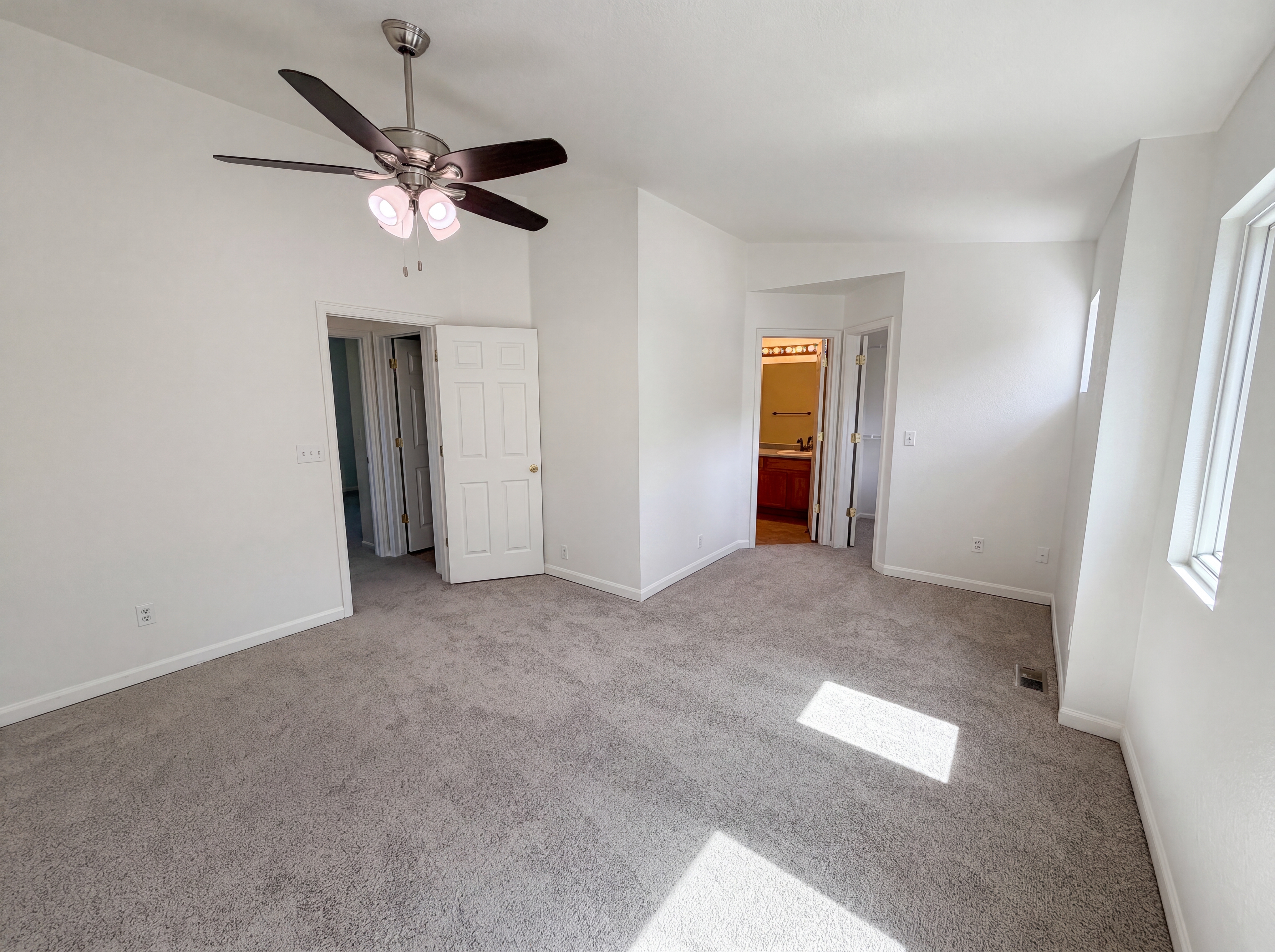 Photo 14 of 29 of 7190 Pine Hills Way, Littleton, CO