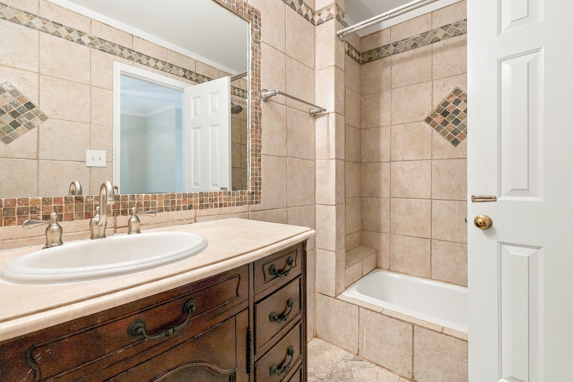 Photo 19 of 31 of 1600 Charnita Ct, Vienna, VA