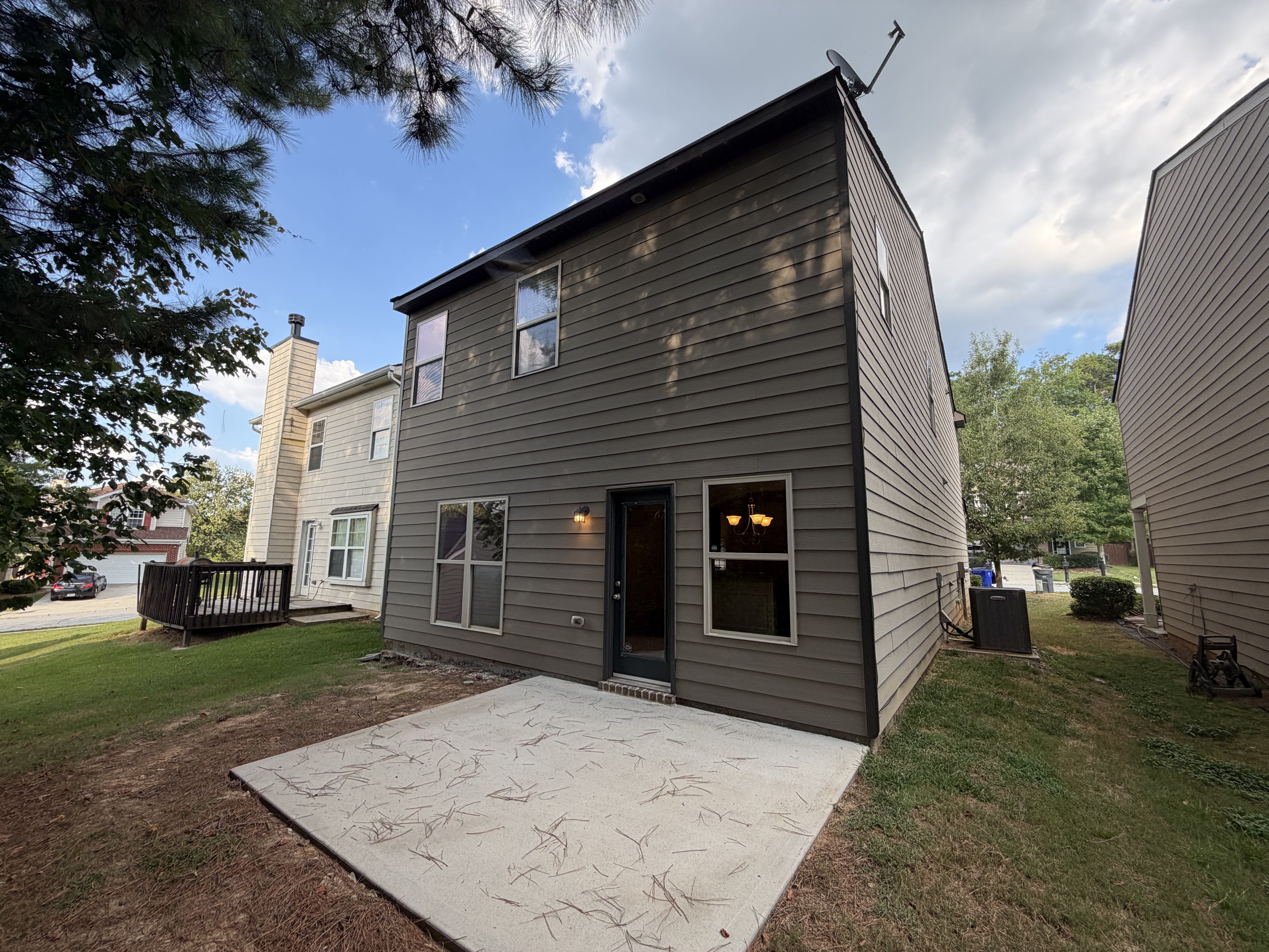 Photo 5 of 23 of 4473 Ravenwood Dr, Union City, GA
