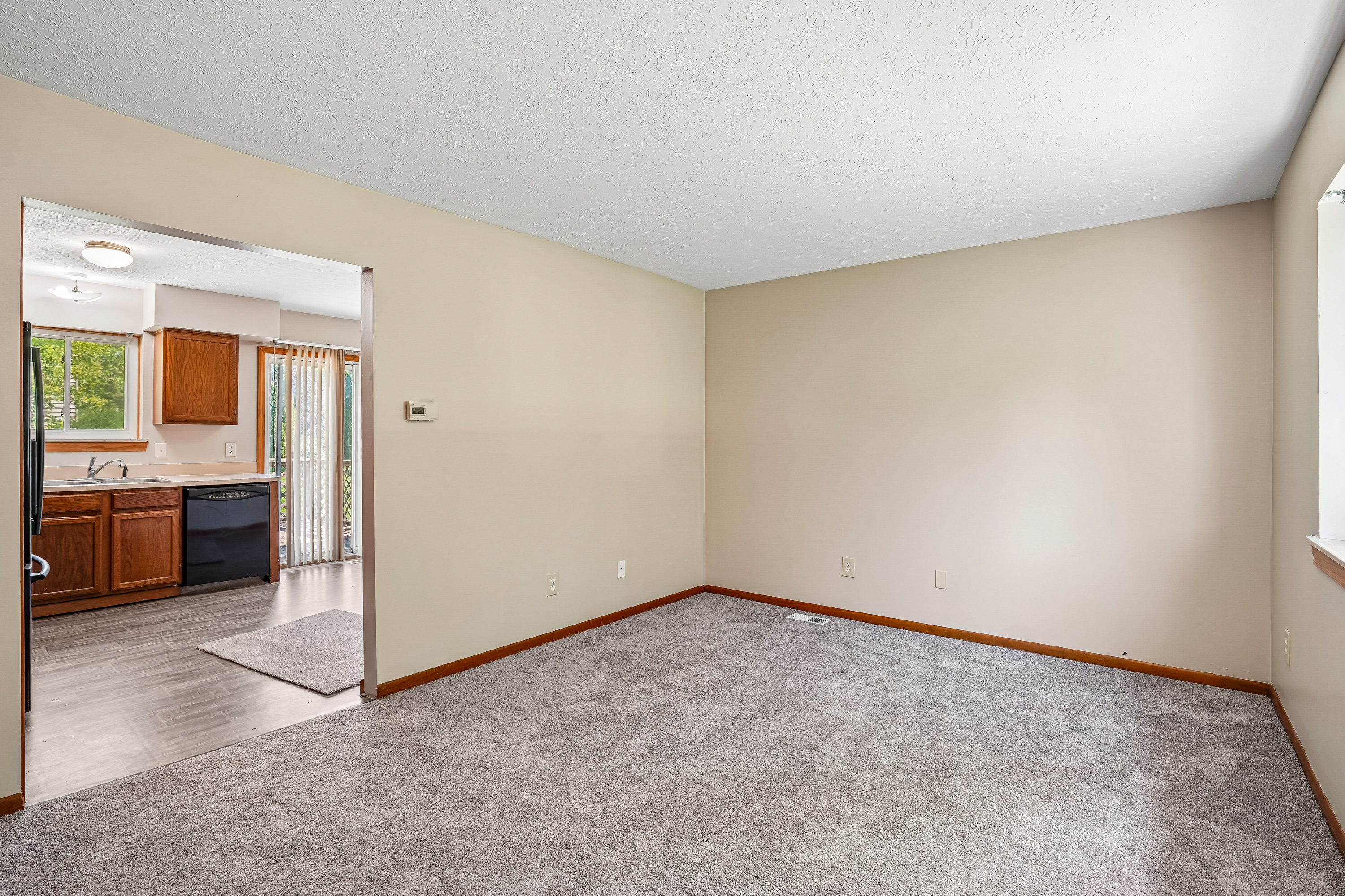 Photo 10 of 30 of 10153 Ashton St, Pinckney, MI