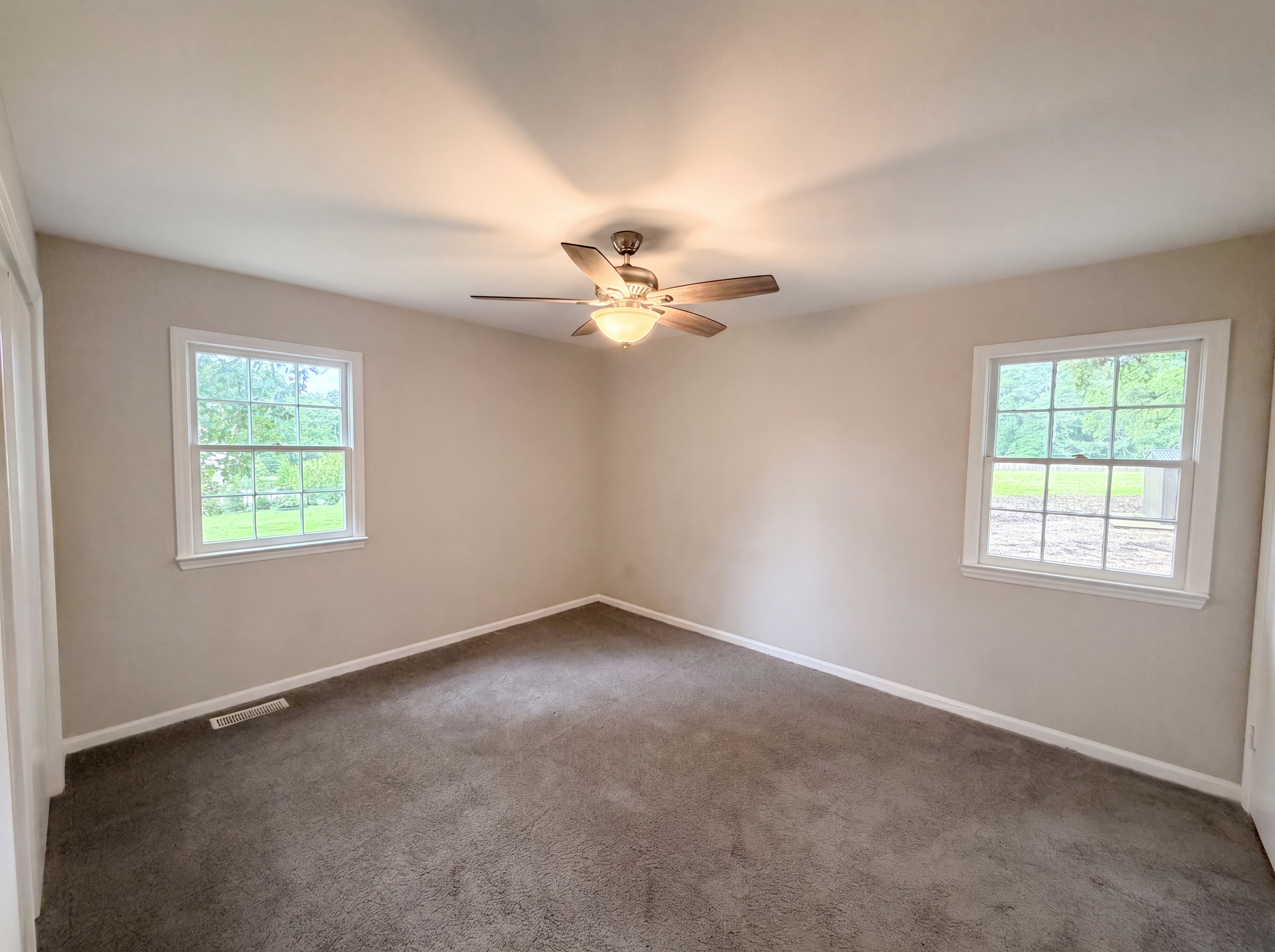 Photo 14 of 19 of 141 Greenbriar Dr, Matthews, NC