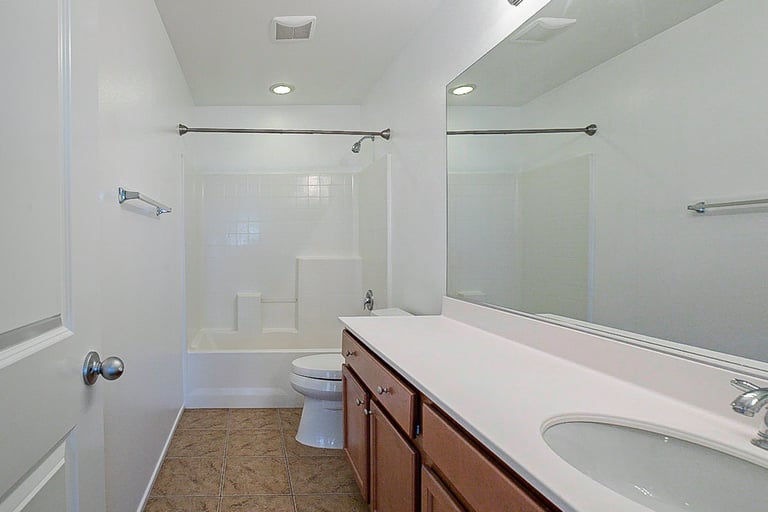 Photo 26 of 34 - 34925 Lava Tree Ln, Winchester, CA 92596