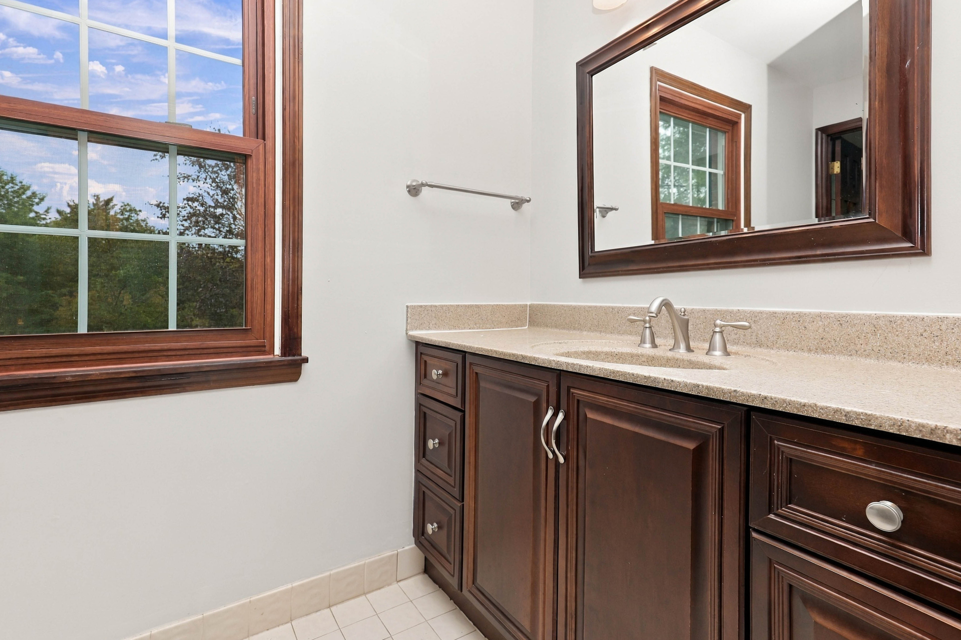 Photo 10 of 22 of 7043 Stonington Rd, Cincinnati, OH