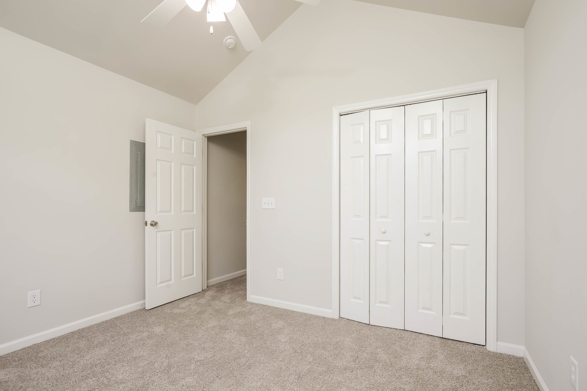 Photo 13 of 22 of 503 Plateau Dr, Greenville, NC