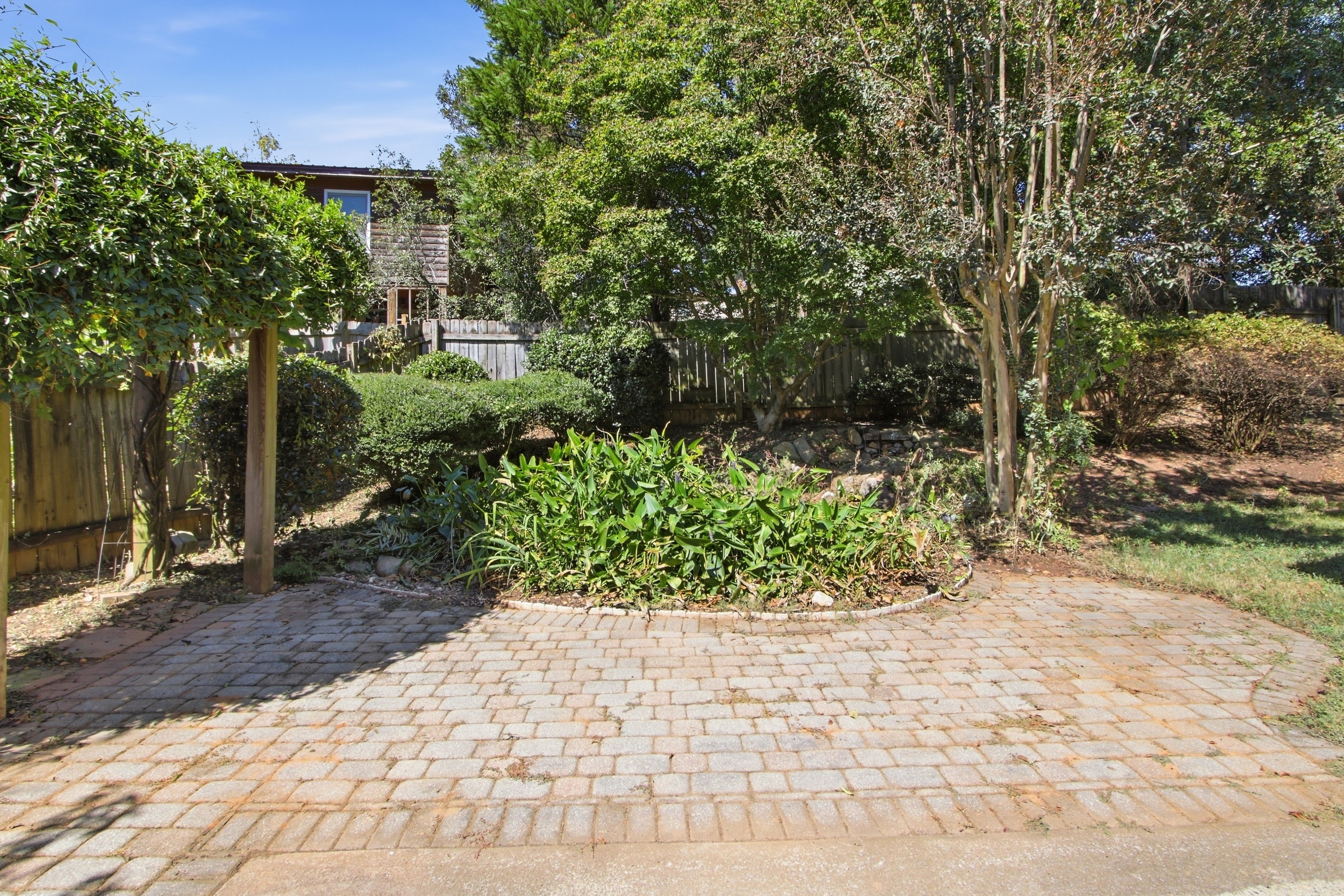 Photo 5 of 28 of 3104 Baker Plantation Ct, Acworth, GA