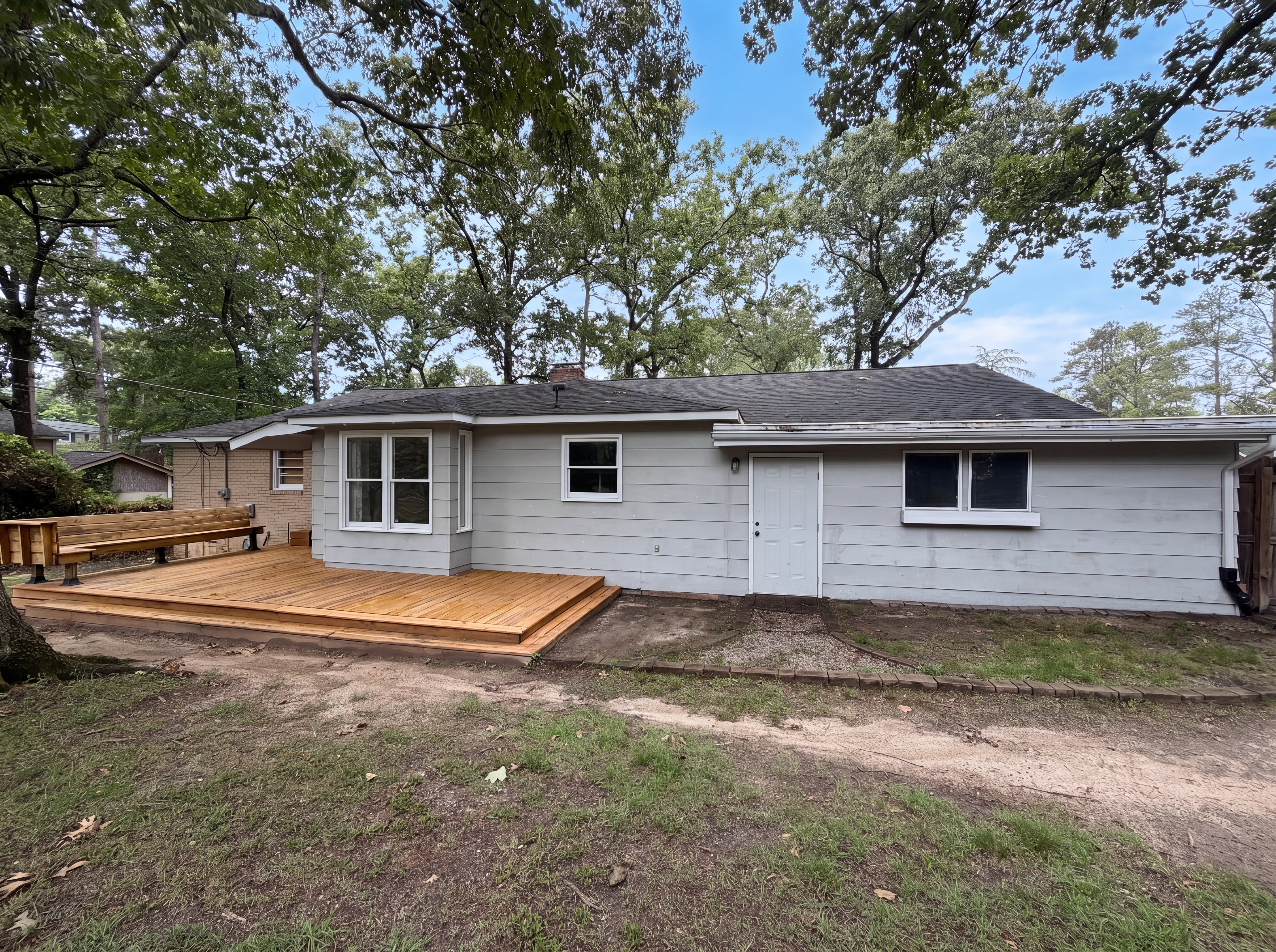Photo 5 of 23 of 6456 Yorkshire Dr, Columbia, SC