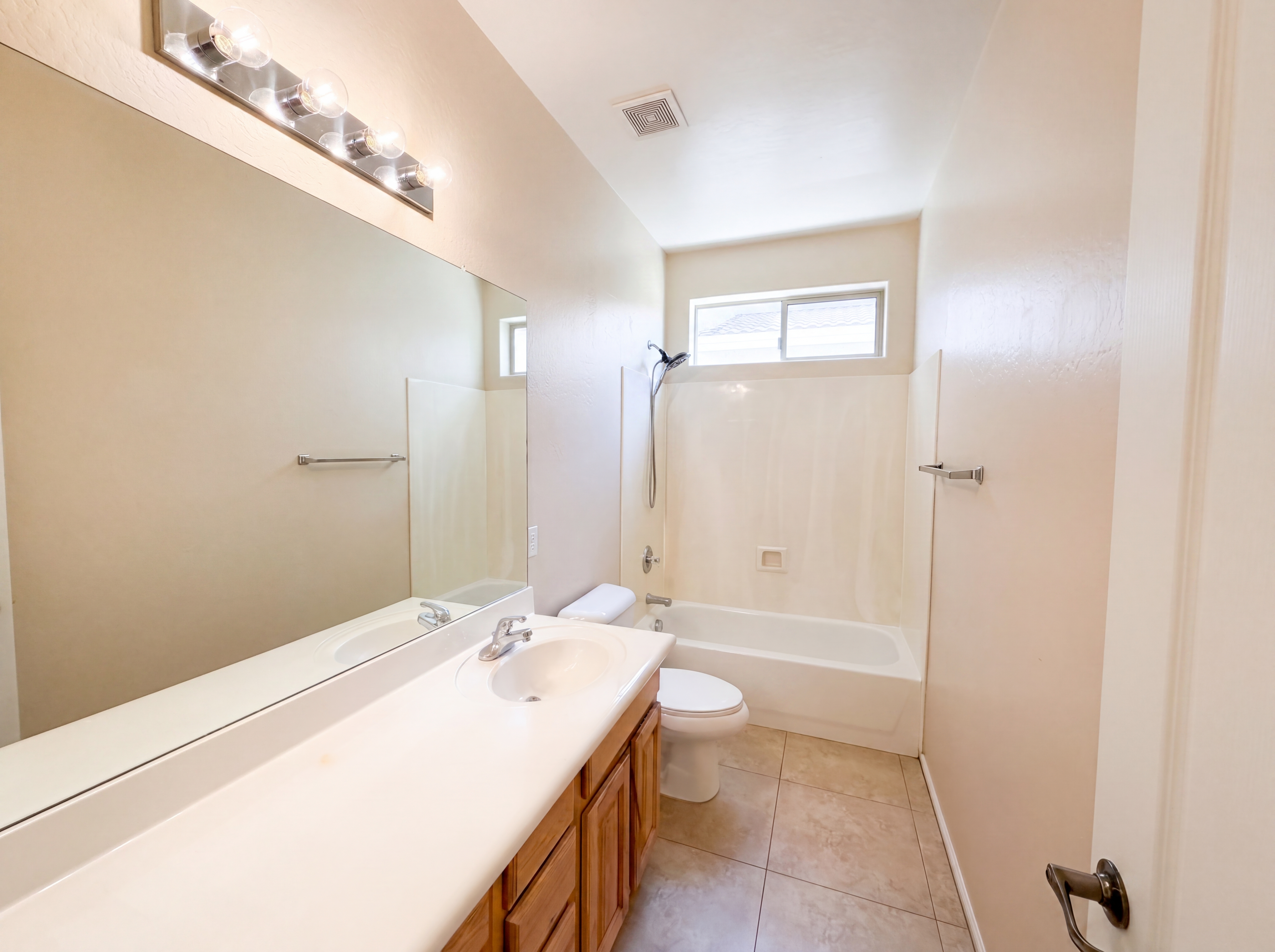 Photo 6 of 20 of 6223 S Cottonfields Ln, Laveen, AZ