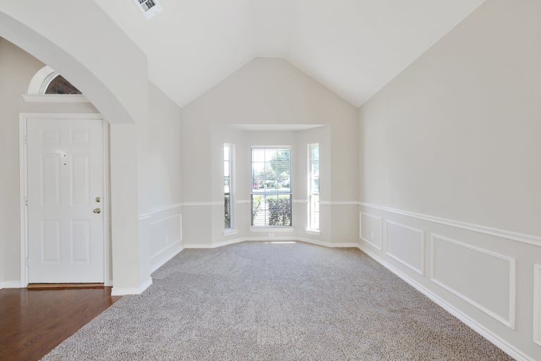 Photo 7 of 30 - 1504 Mountain Laurel Ln, Desoto, TX 75115