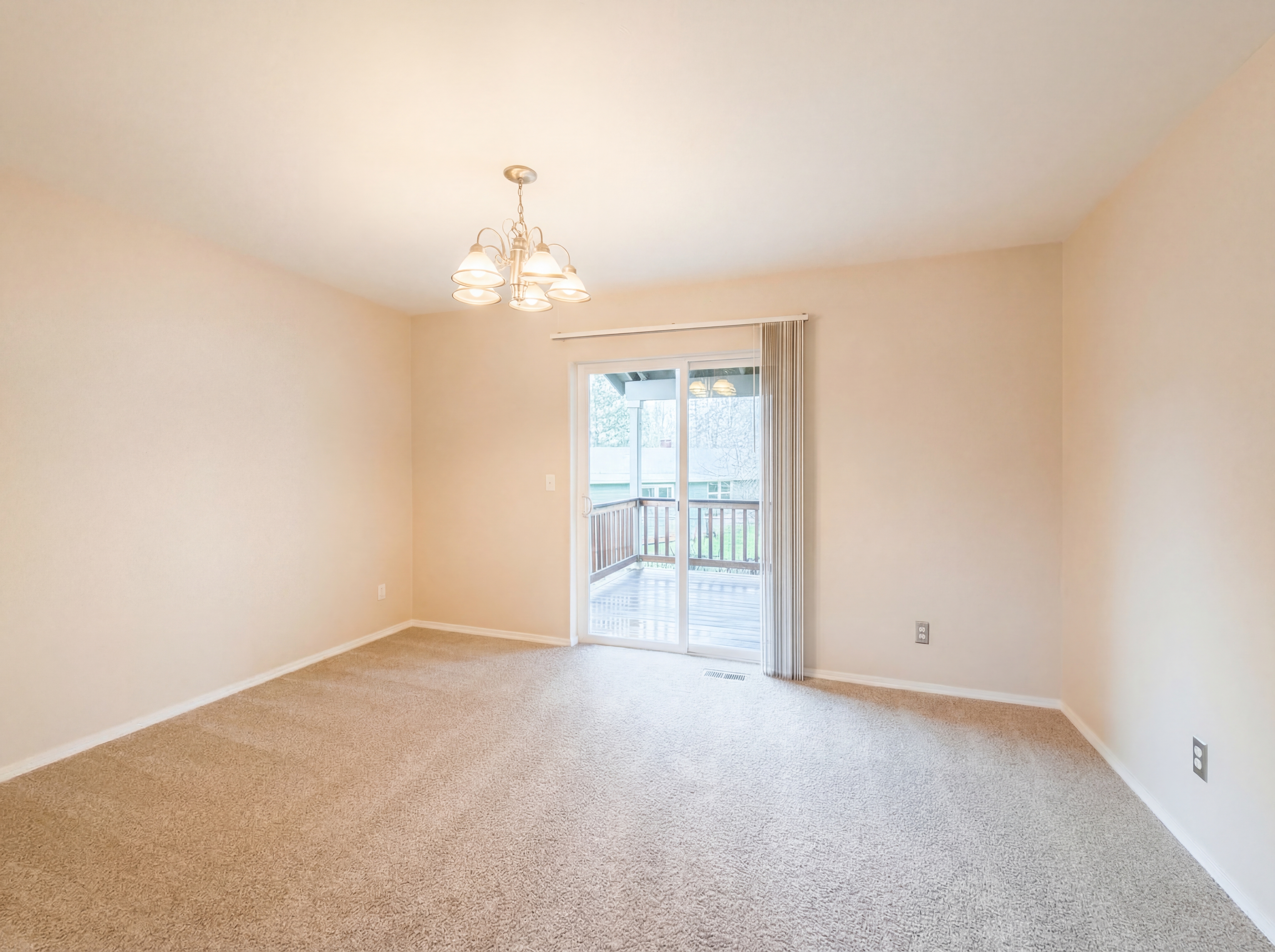 Photo 12 of 27 of 35056 Whitetail Ave, Saint Helens, OR