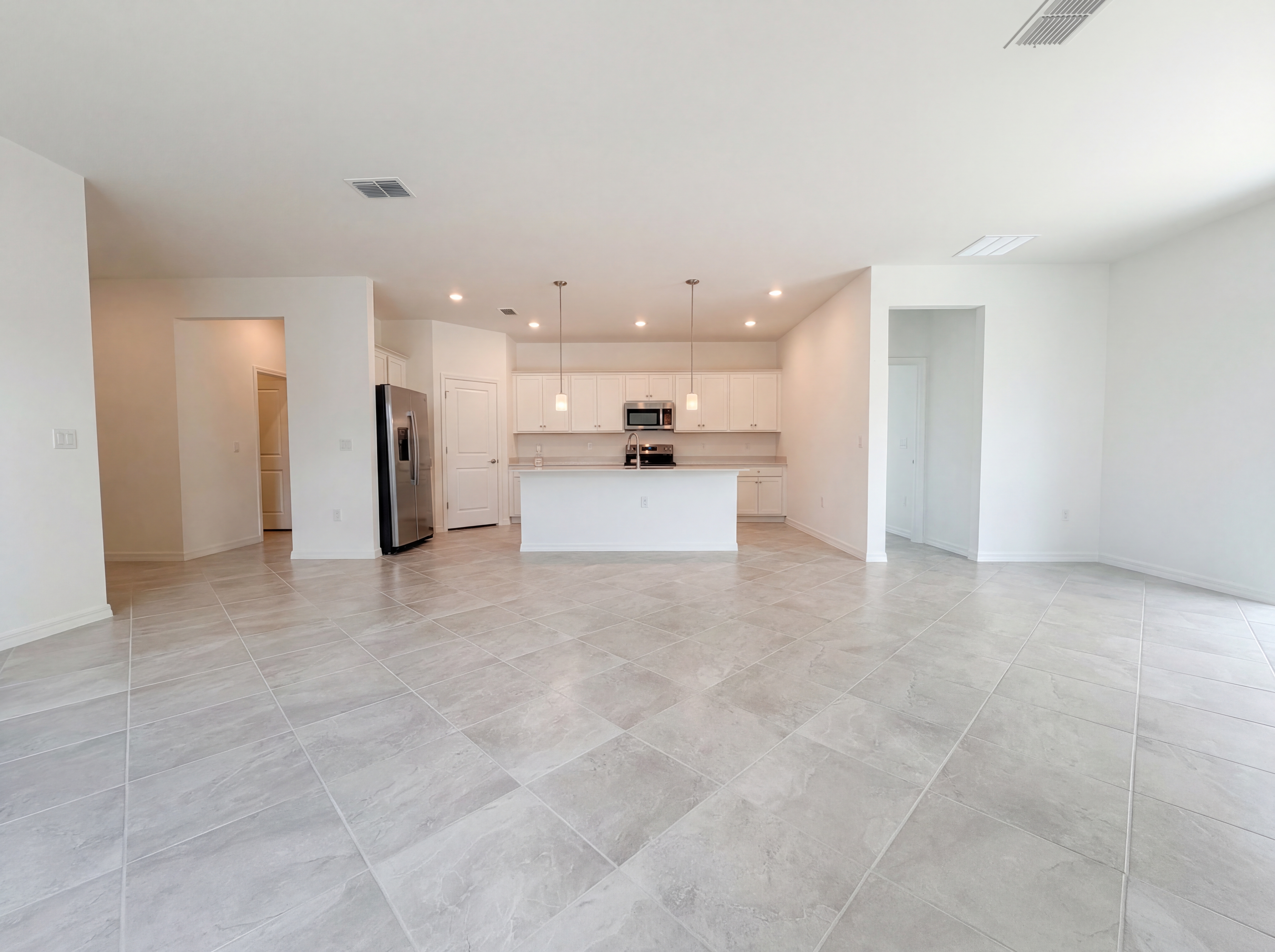 Photo 18 of 34 of 3818 NW 46th St, Cape Coral, FL