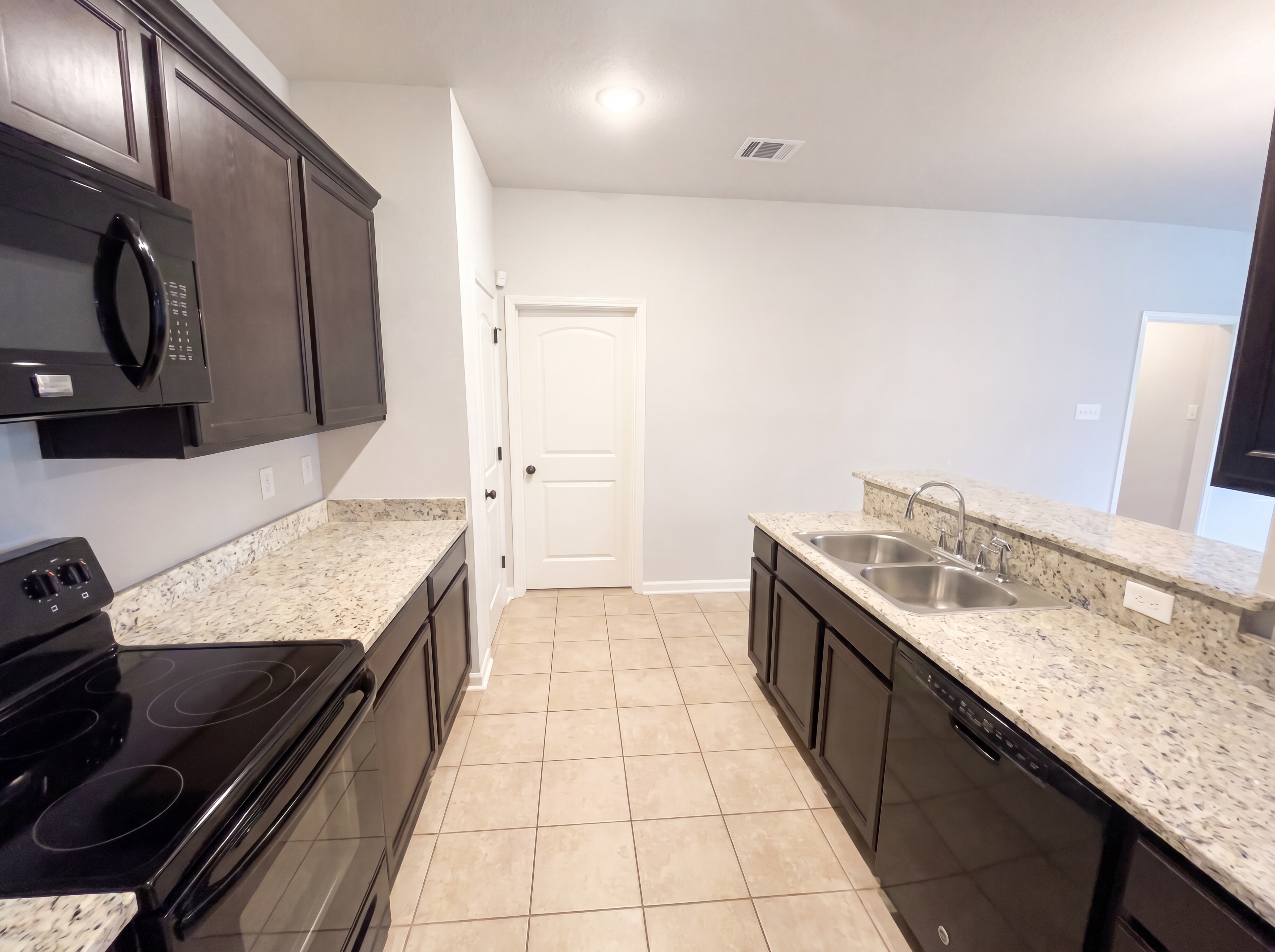 Photo 6 of 15 of 402 Cypress Garden Dr, Houma, LA