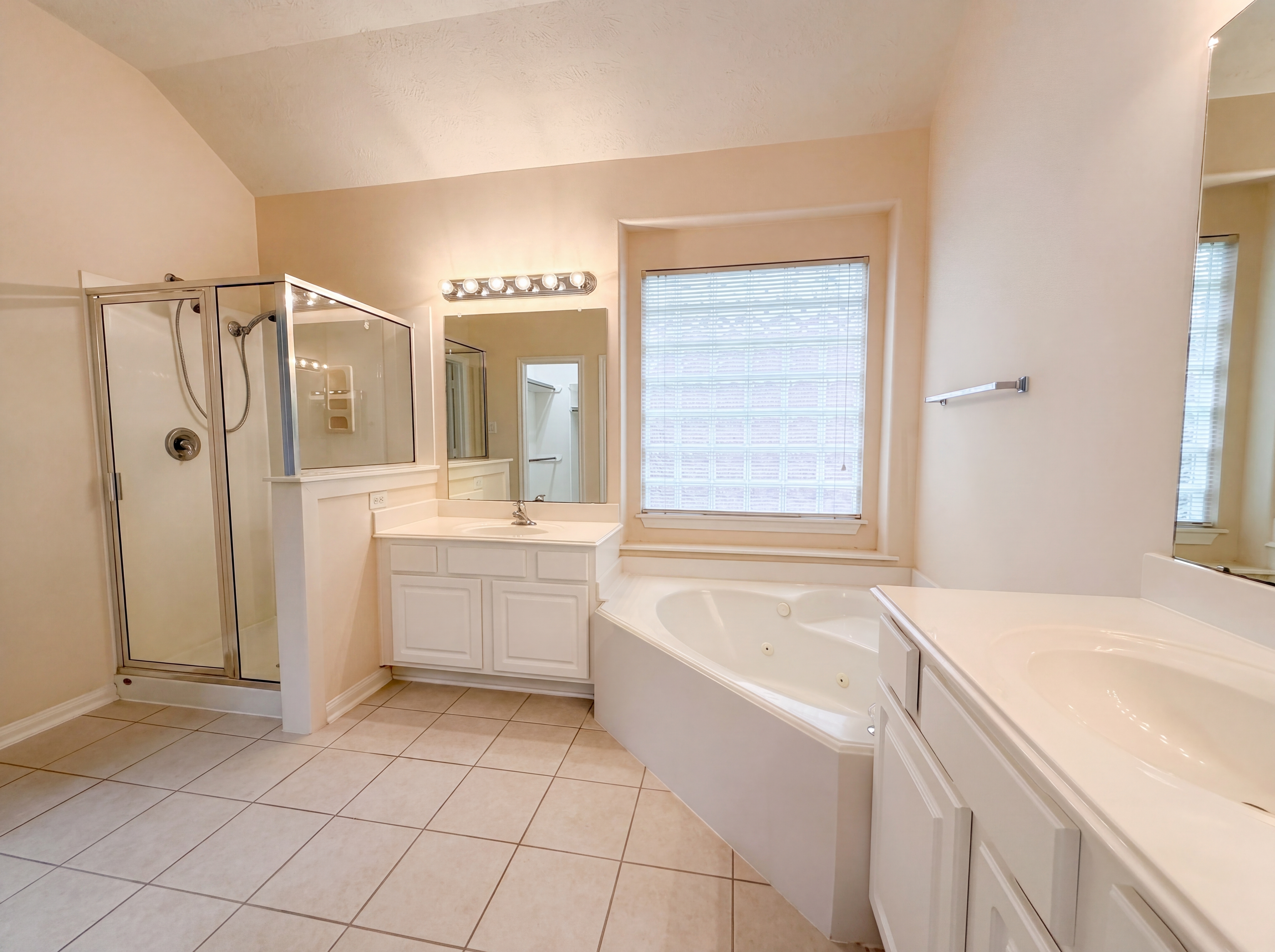 Photo 18 of 21 of 19110 Piney Way Dr, Tomball, TX