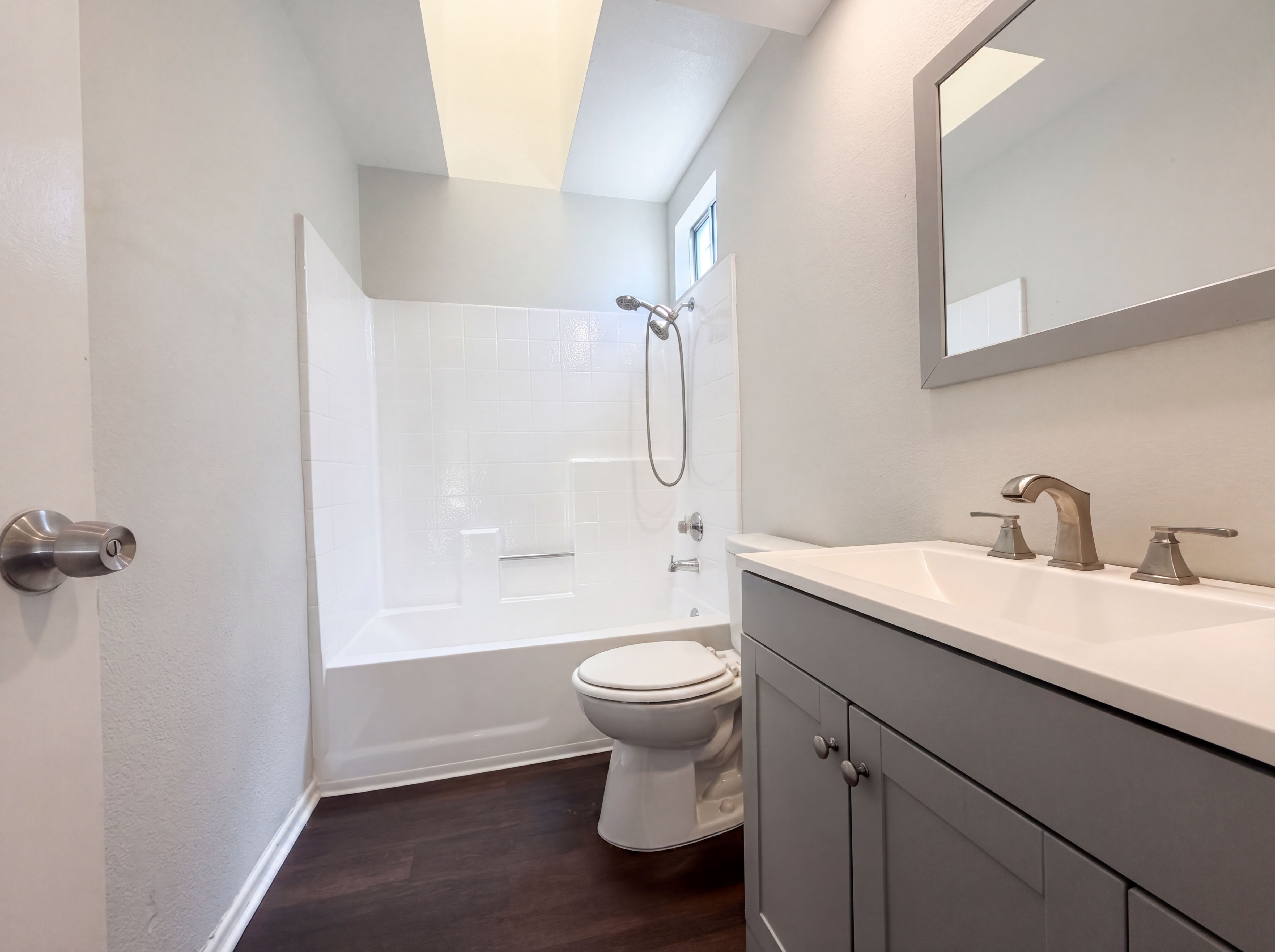 Photo 10 of 26 of 39823 Knollridge Dr, Temecula, CA