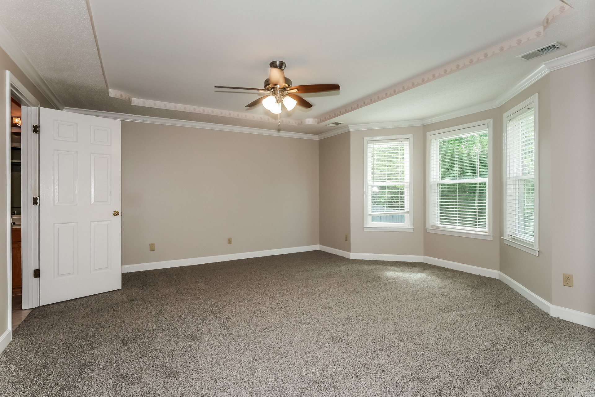 Photo 12 of 21 of 4635 Shadow Field Ln, Bartlett, TN