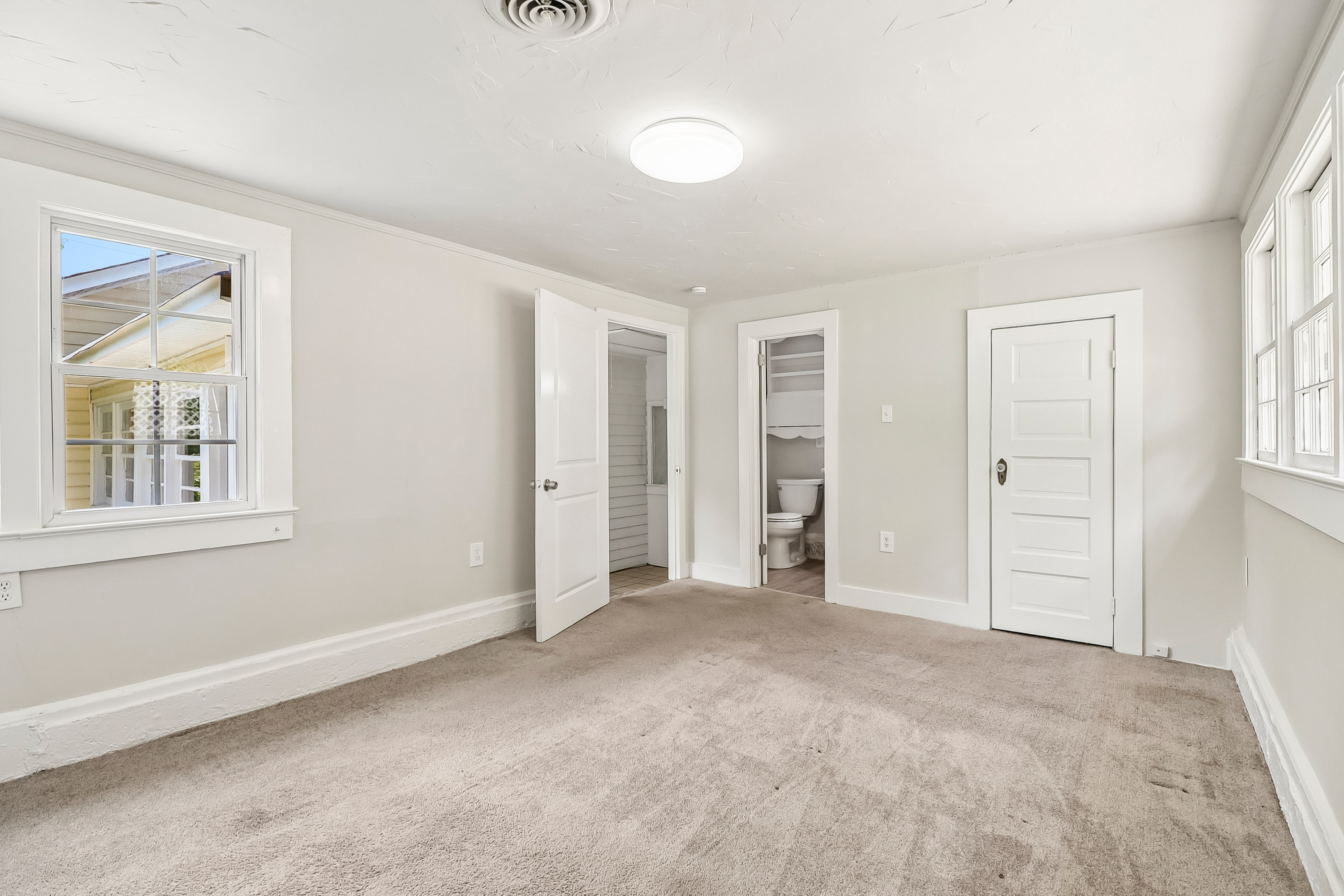 Photo 17 of 27 of 130 Lancaster St, Chester, SC
