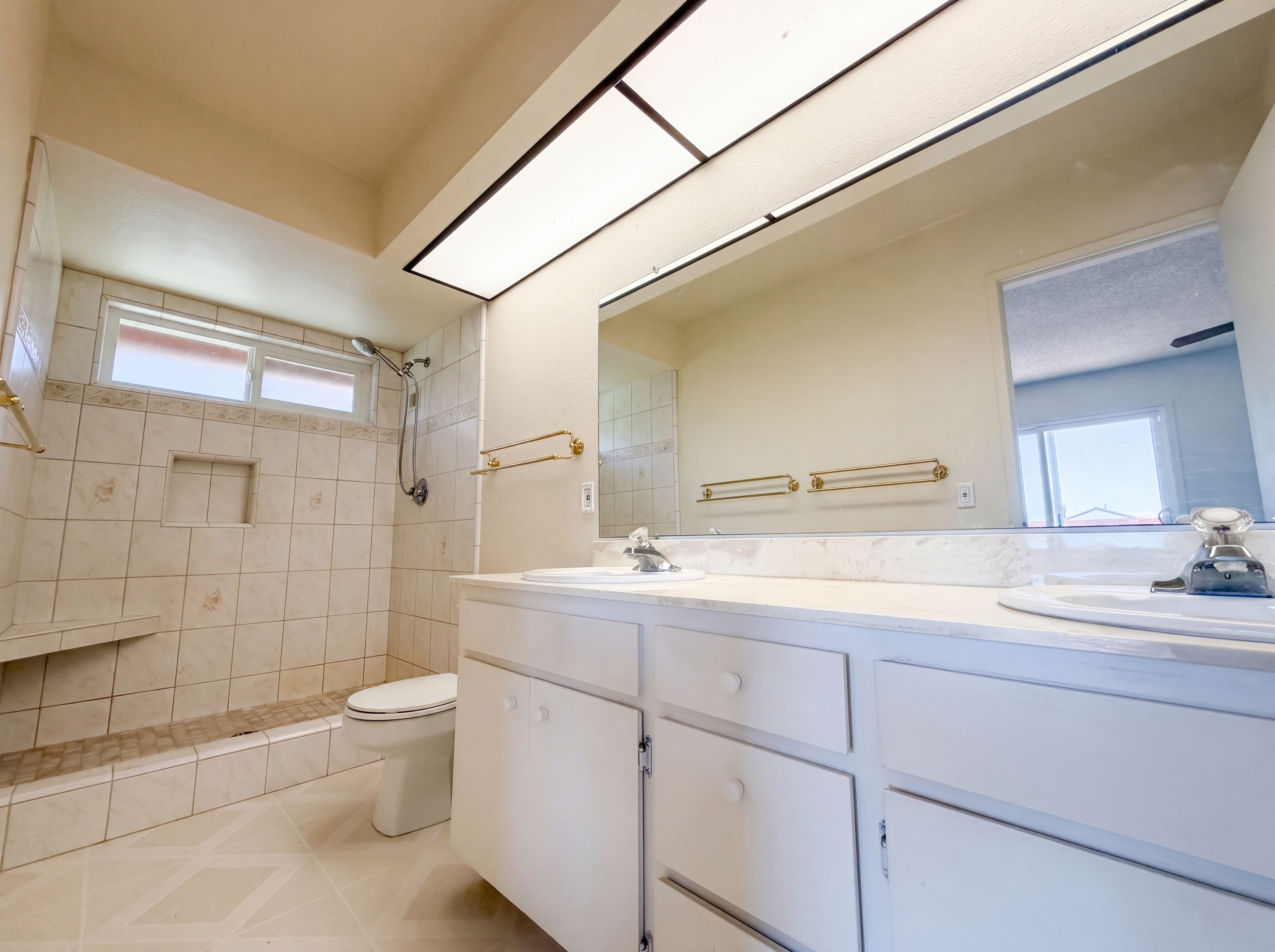 Photo 6 of 26 of 8949 Corte Pellejo, Spring Valley, CA