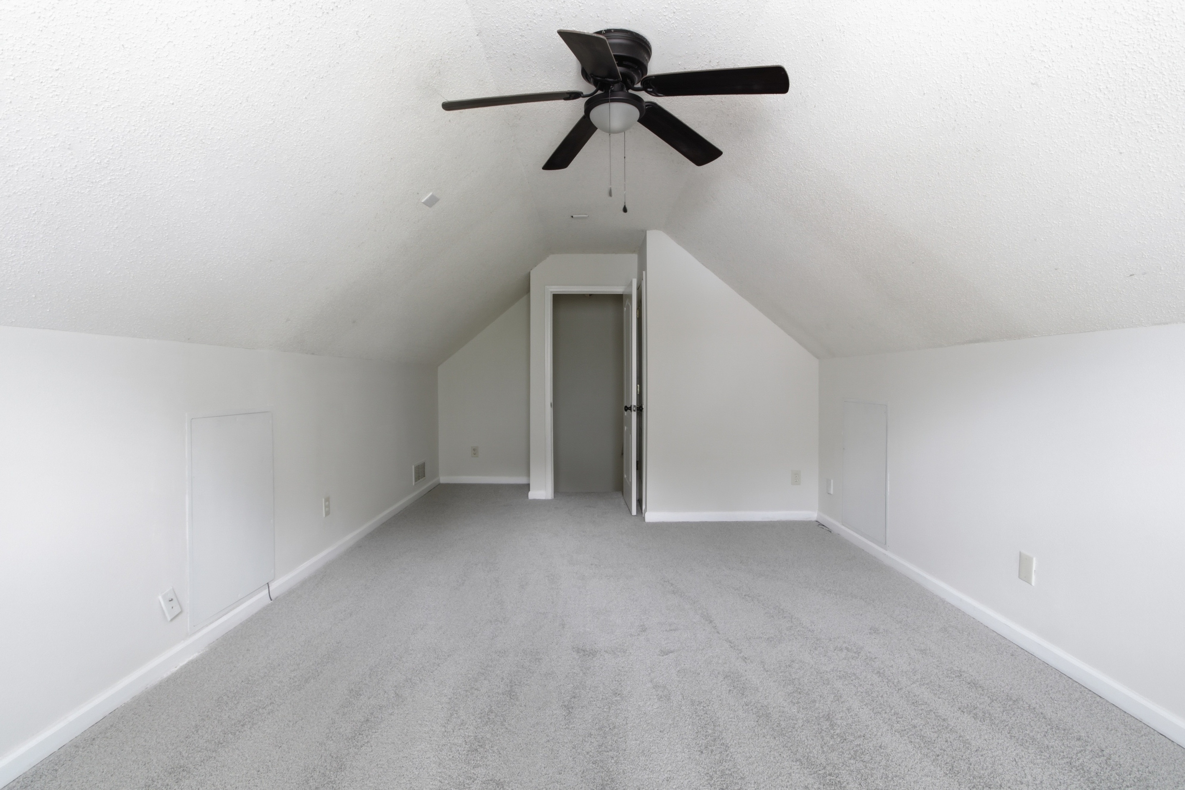 Photo 4 of 31 of 3708 Walnut Creek Way, Lithonia, GA