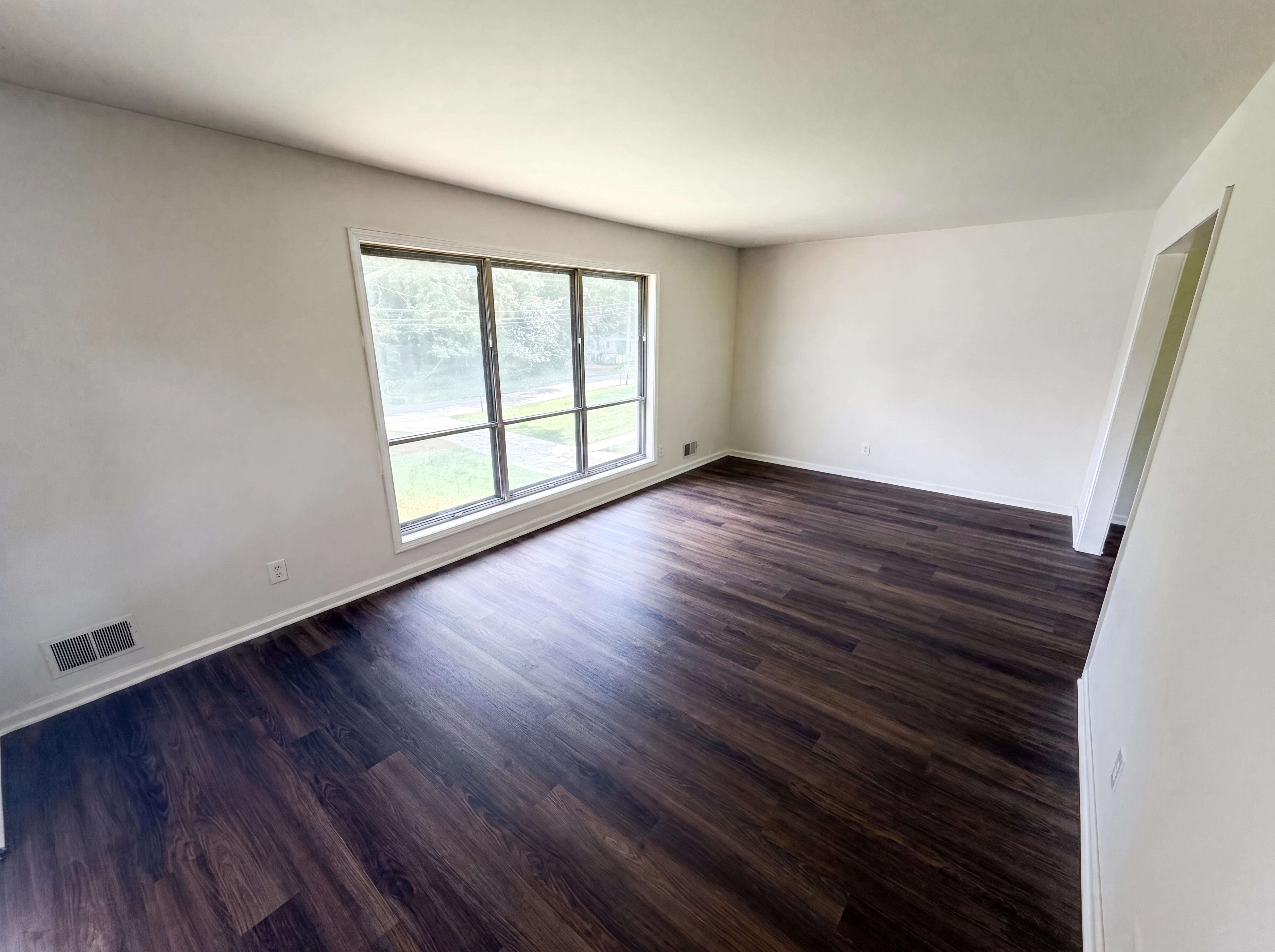 Photo 3 of 33 of 2904 Marlin Dr, Atlanta, GA