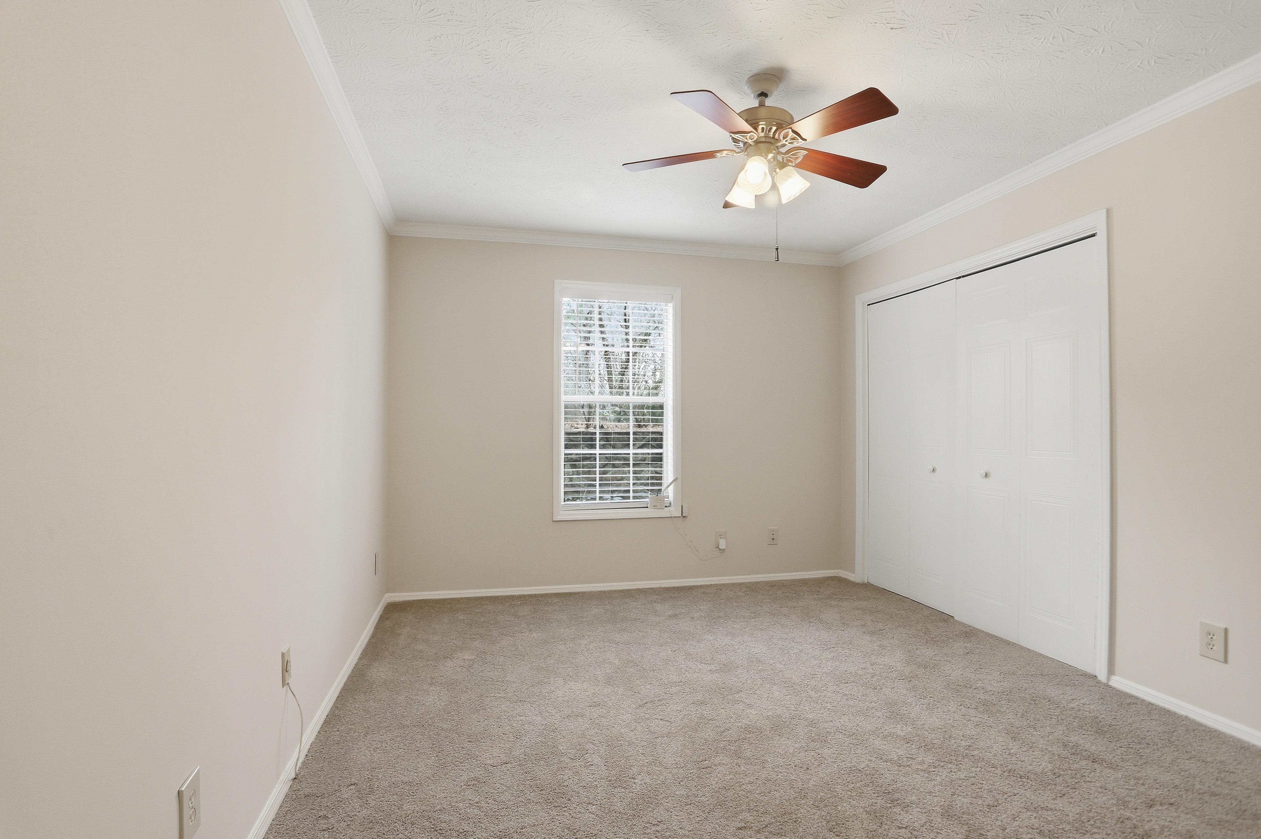 Photo 13 of 19 of 501 Country Park Dr SE, Smyrna, GA